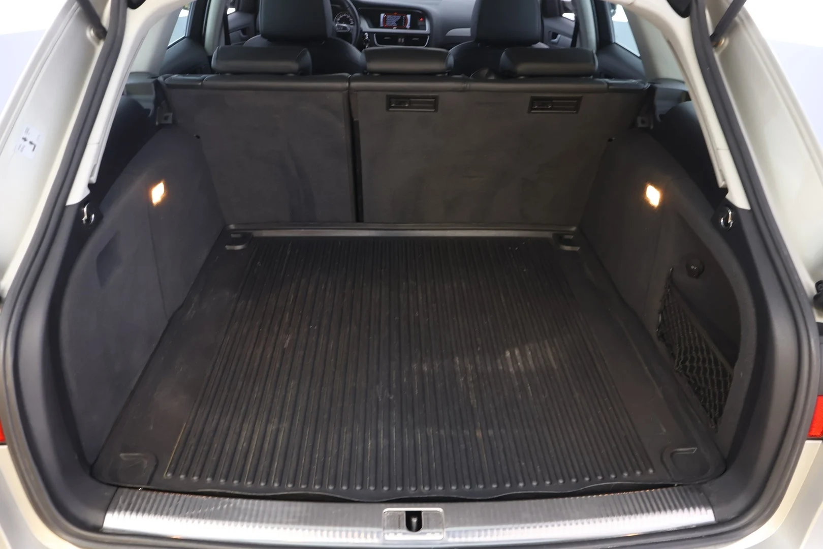 Car Image - scaeU4us1dGkNMtWL3vbn
