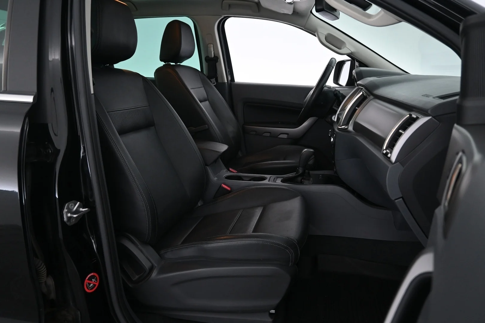 Car Image - 7itlNTRyf6N3o5XzUXWtLZ