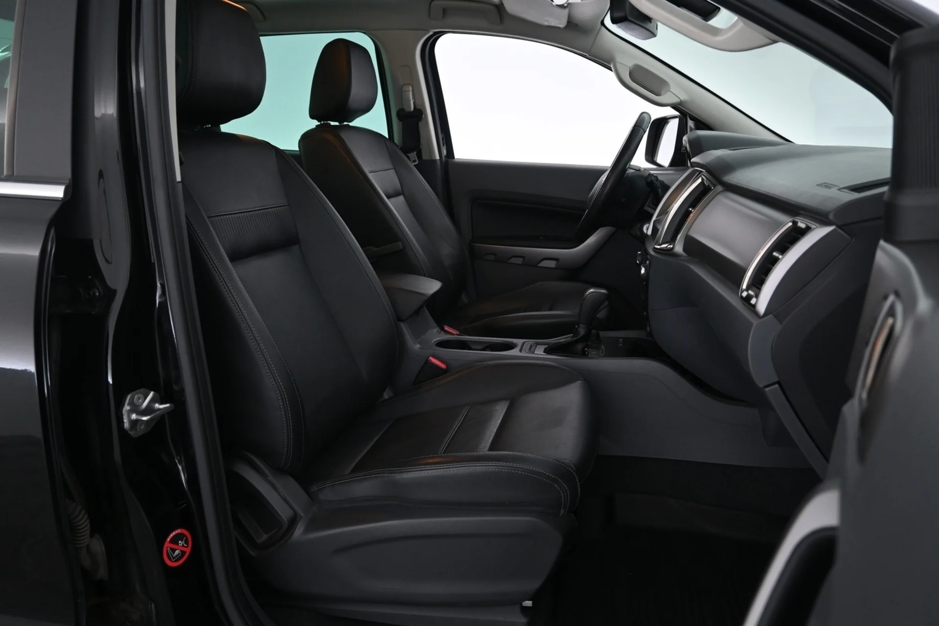 Car Image - 7itlNTRyf6N3o5XzUXWtLZ