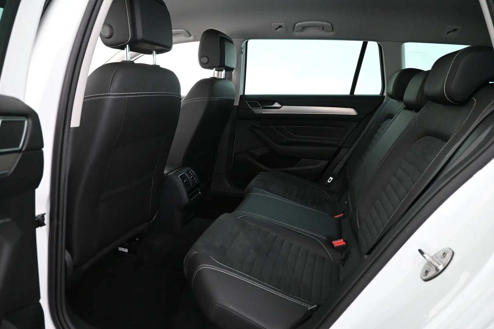 Car Image - 7qKM8SmkIEpFWAbqzRMux7