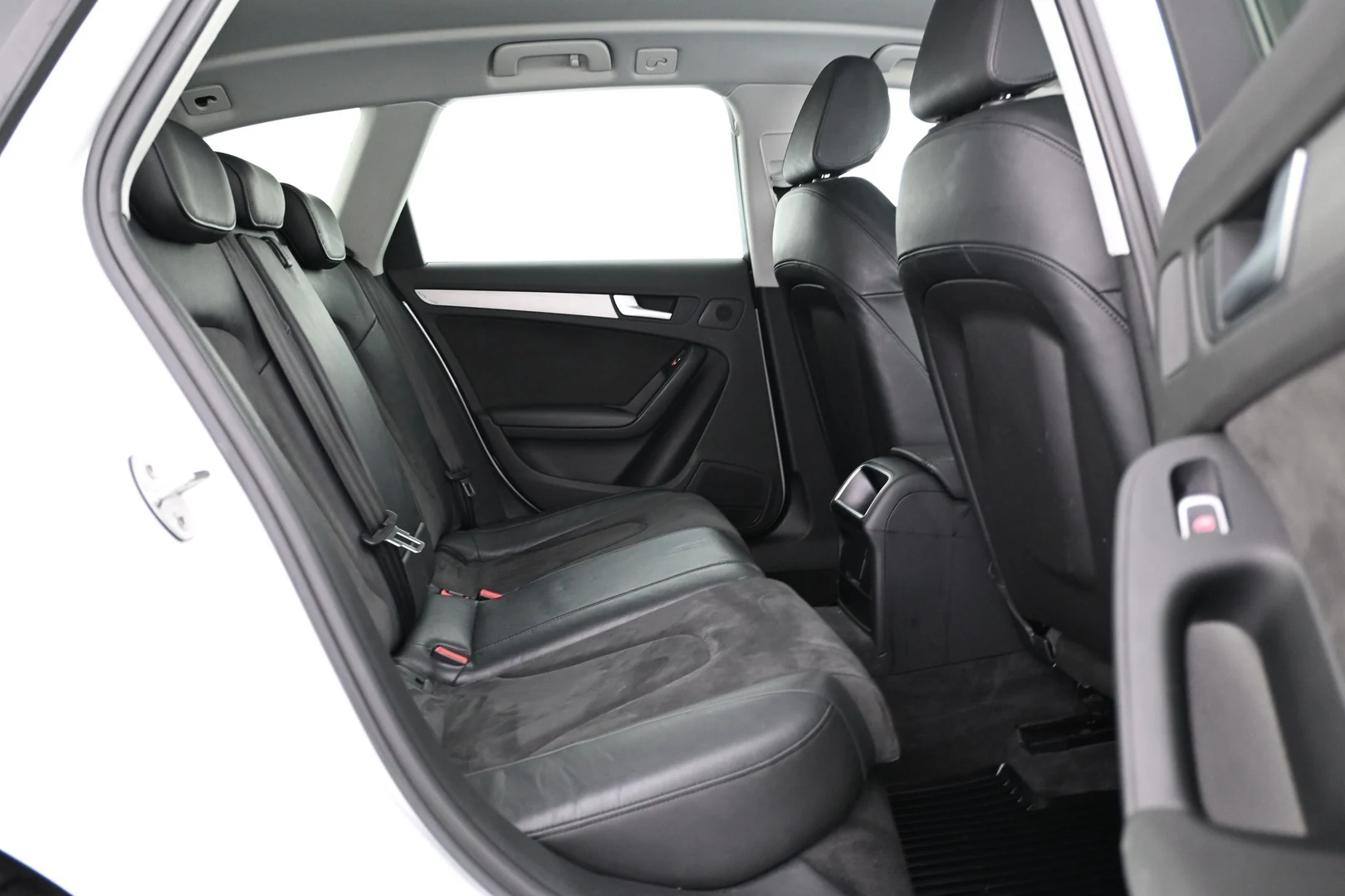 Car Image - 1I4Q5ZaAi8uC6C27sGRU5C