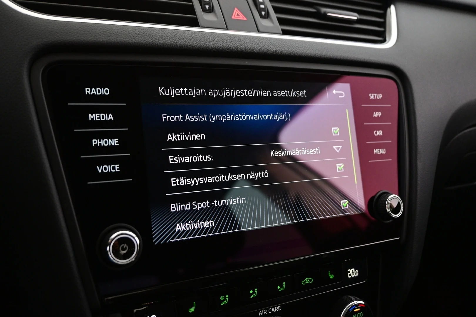 Car Image - 3yPSmzJ0MNZOJQJSgsldfD