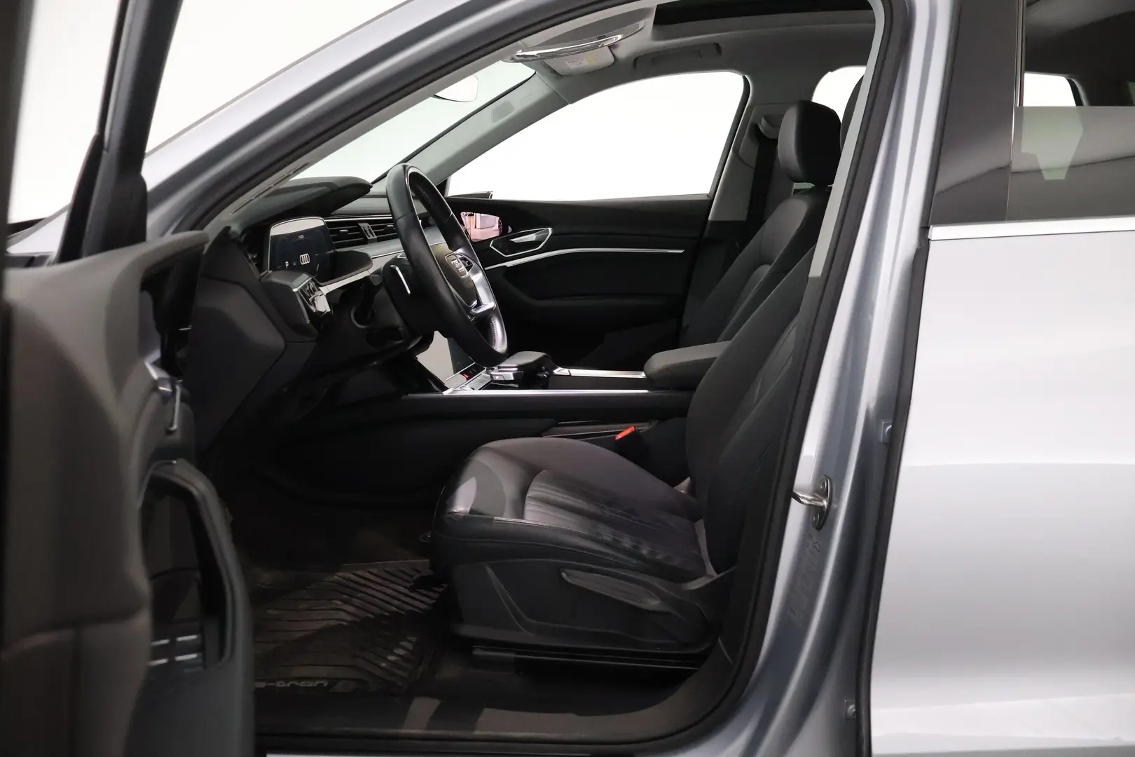Car Image - 3zInkLPjD6MbFQSr7Z8DgZ