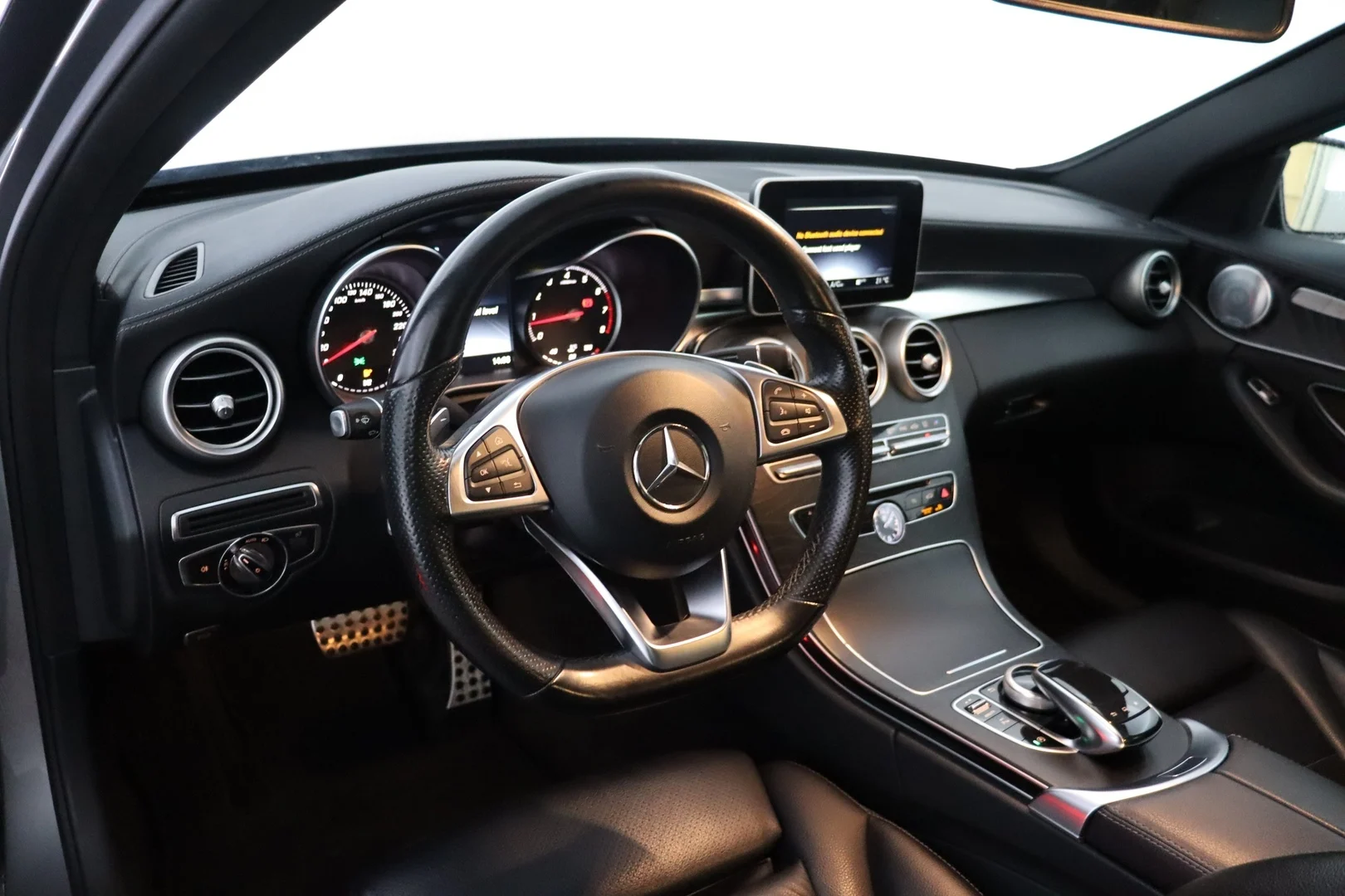 Car Image - 318NuSNwRrsaCdq3Gl6SQd