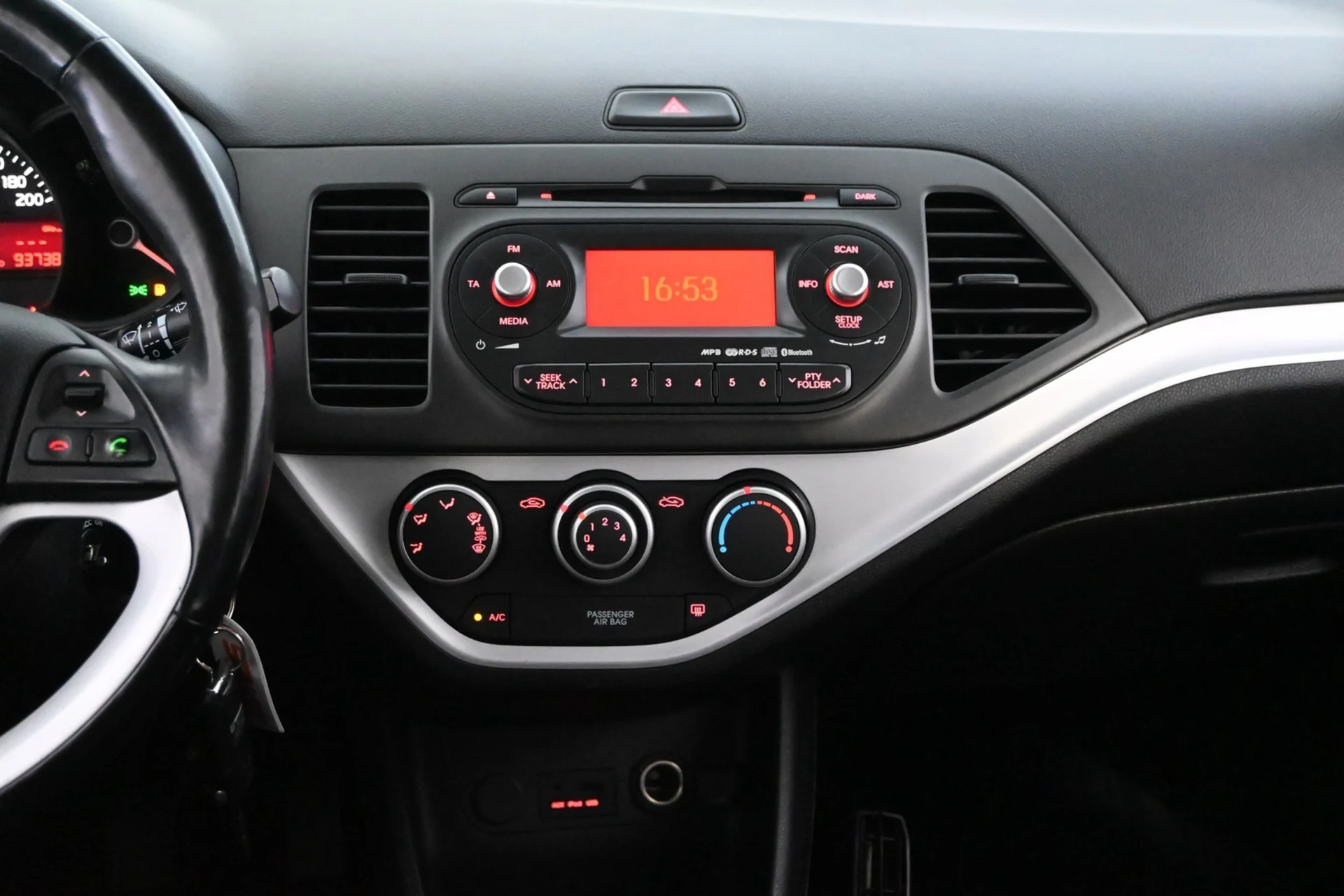 Car Image - 3SBWGIomatyZlpPiFDhFnL