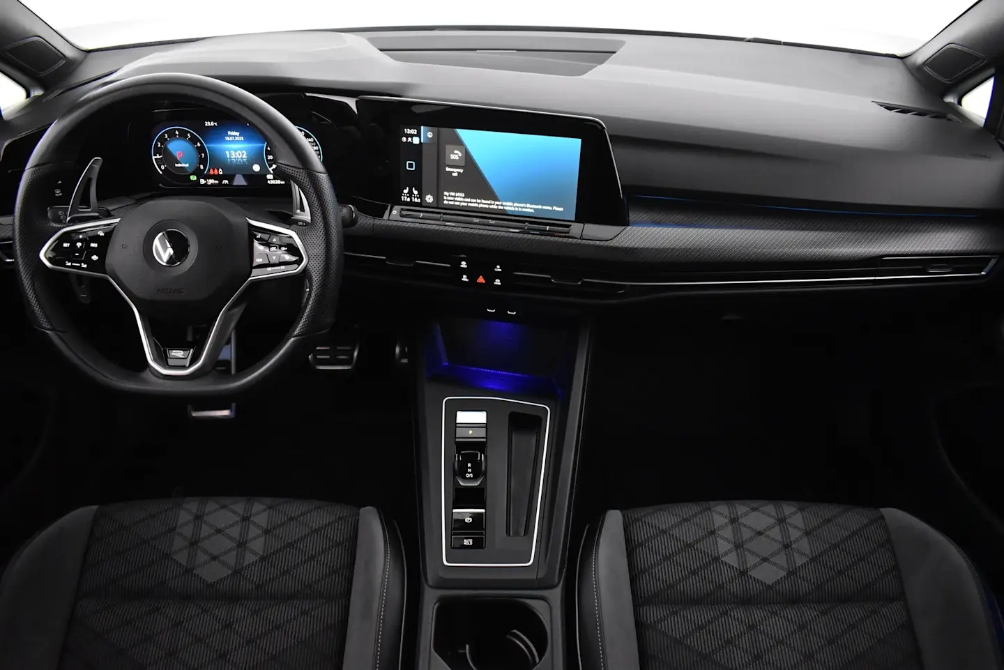 Car Image - Vqq2jIEHEFEEZIMRLcYbS
