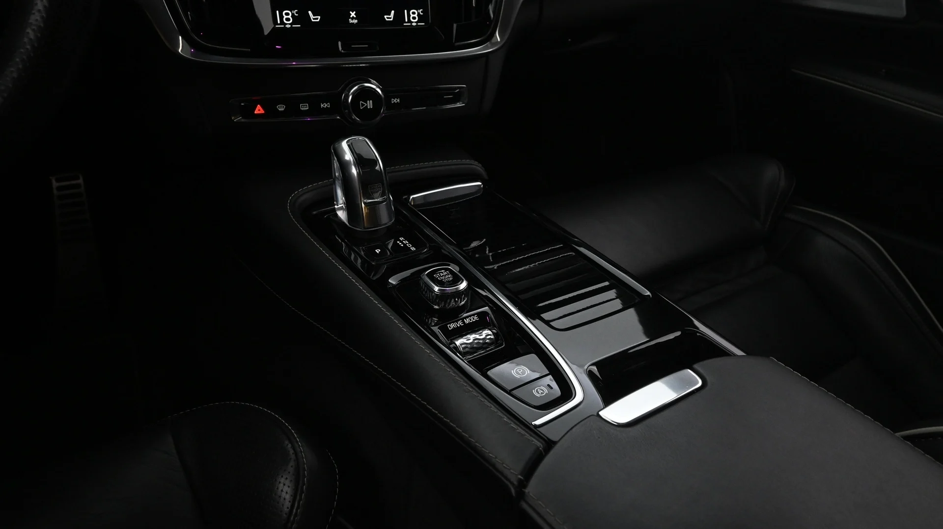 Car Image - GiMbuYobyxQC3NUb0mGVy