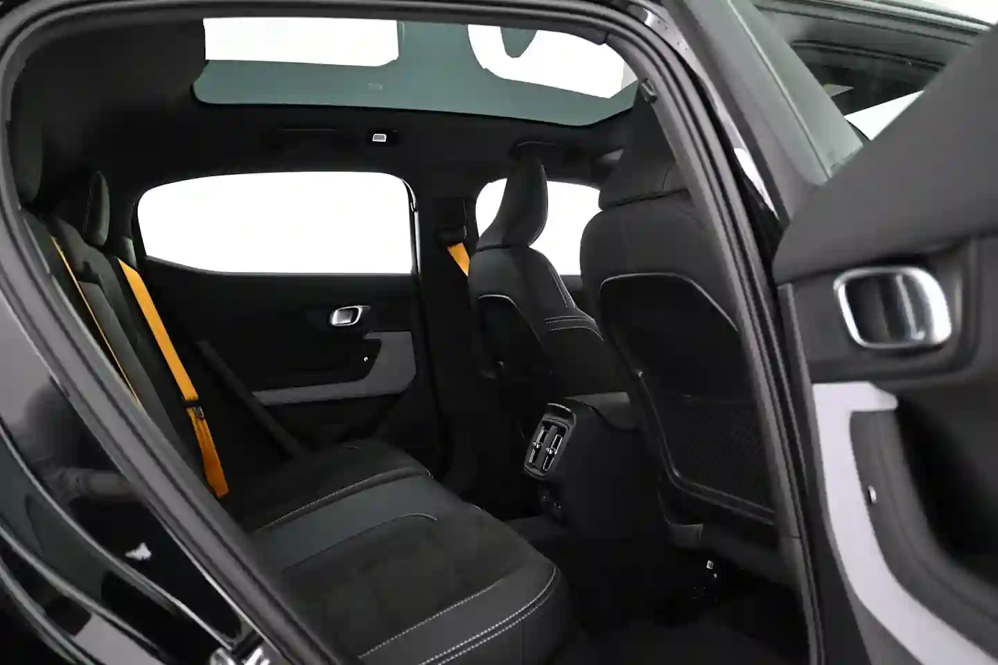 Car Image - j0gdOFrsvtsrzv6x2DgHl