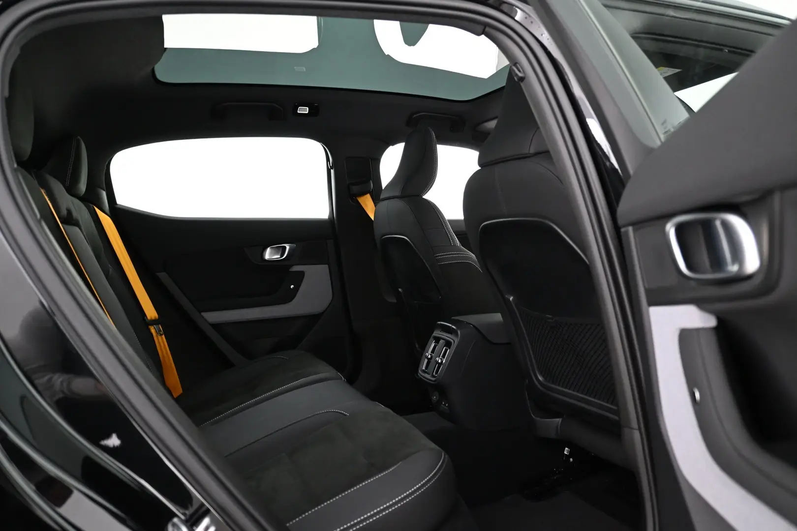 Car Image - j0gdOFrsvtsrzv6x2DgHl