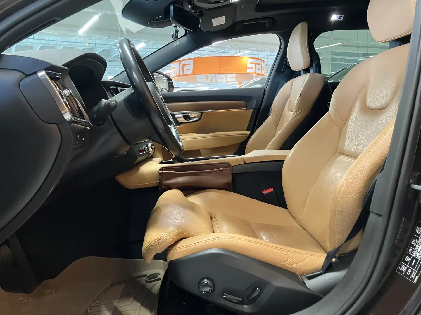 Car Image - 5DD8rOpxaBCCdTZVdfHZc2