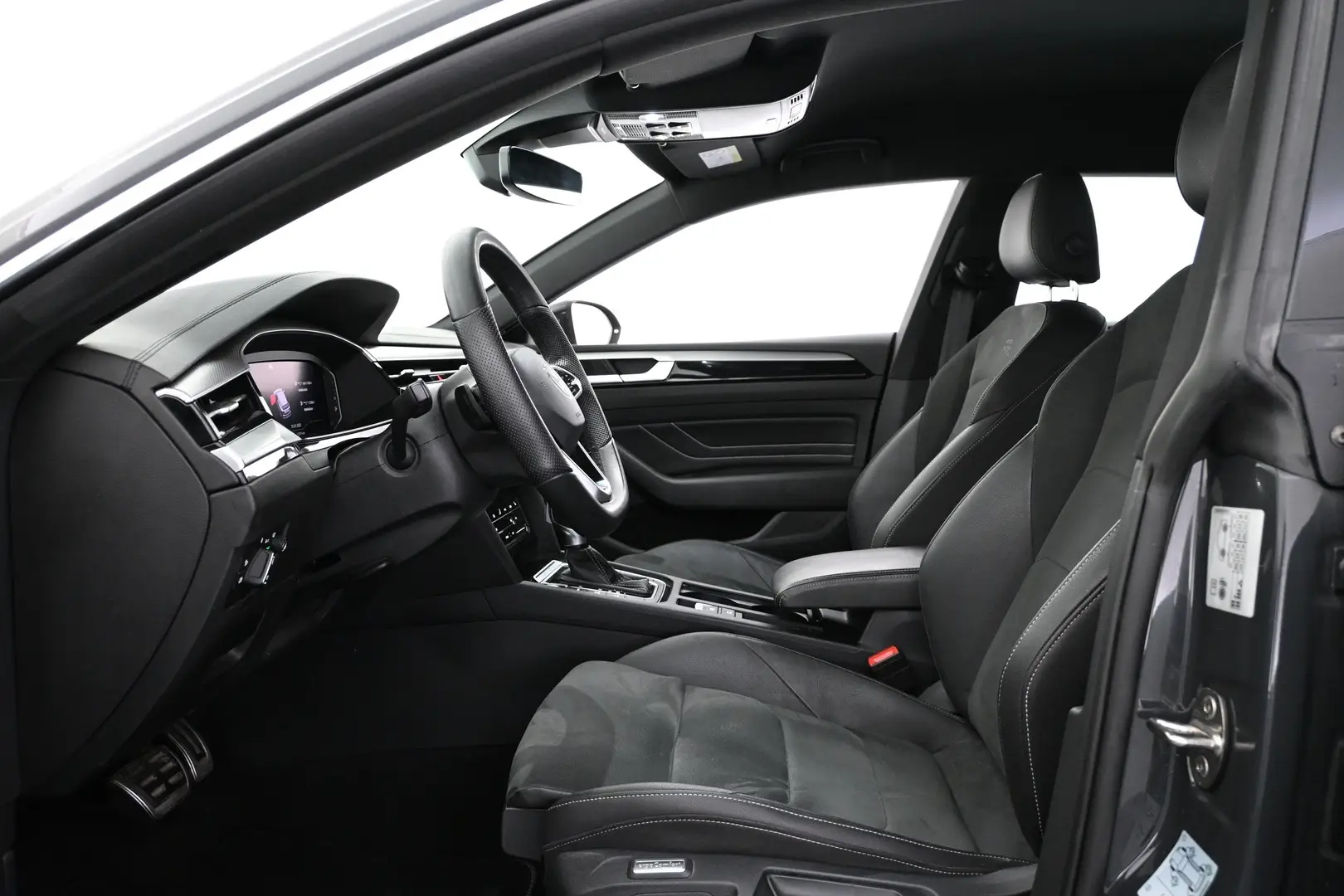 Car Image - 2ebI7q2bHhjJwl9mH4B3oq