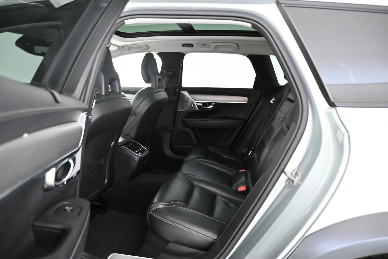 Car Image - 77U1GpAtmasqKry9eFQ1eU