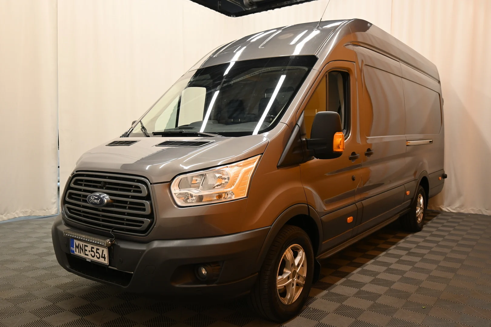 Car Image - LrZHy19HvA4av4QFpSvRo