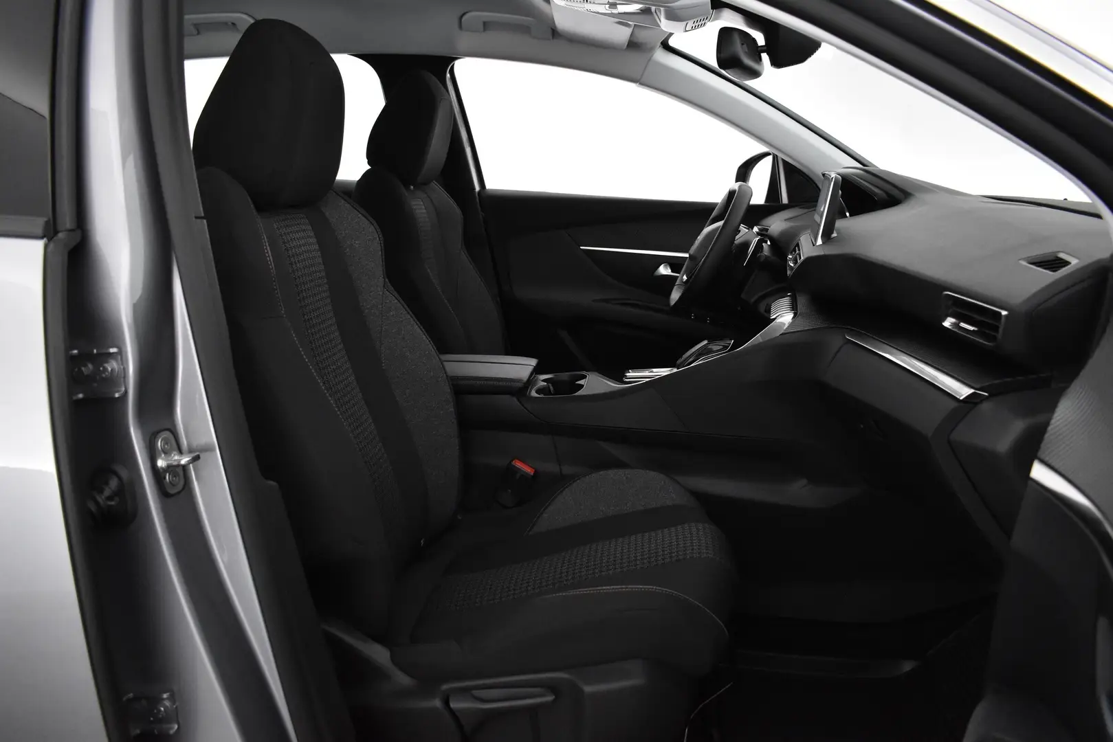 Car Image - 15rTdVIUWDPN3qFciWtYXb