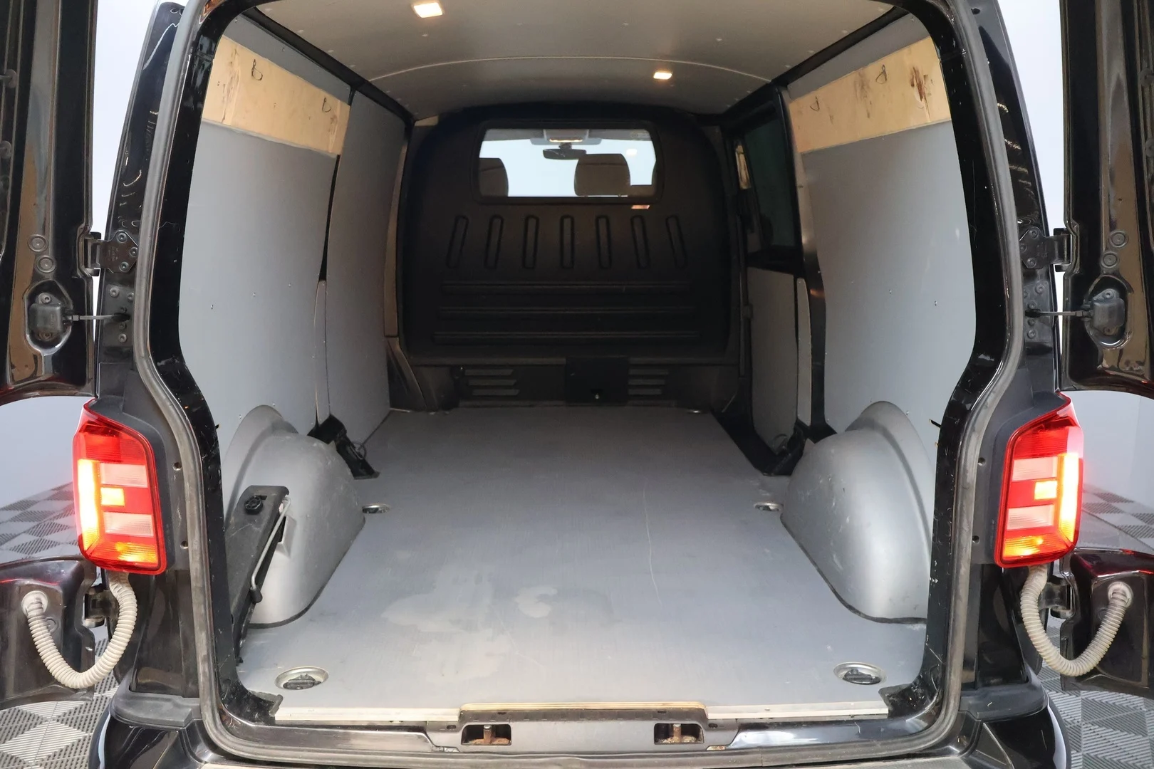 Car Image - 5t688P4XopmJJscu9hG4aI