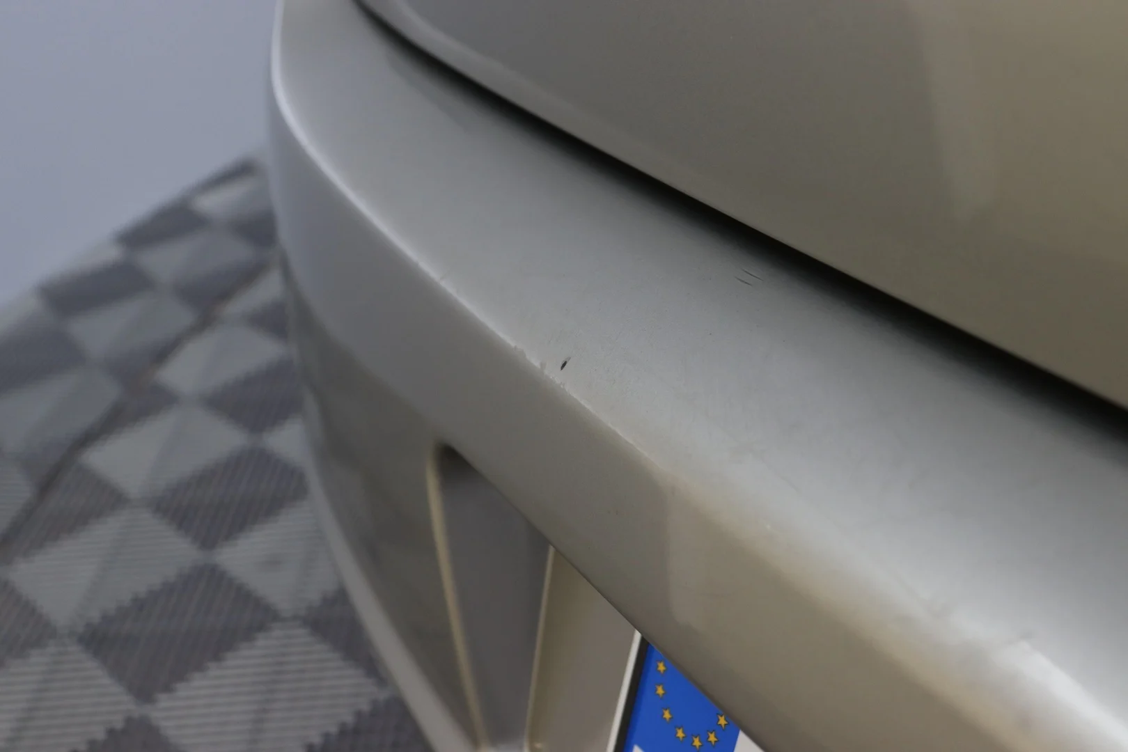 Car Image - 4Xg7SveL33jnlGKe0foV1s