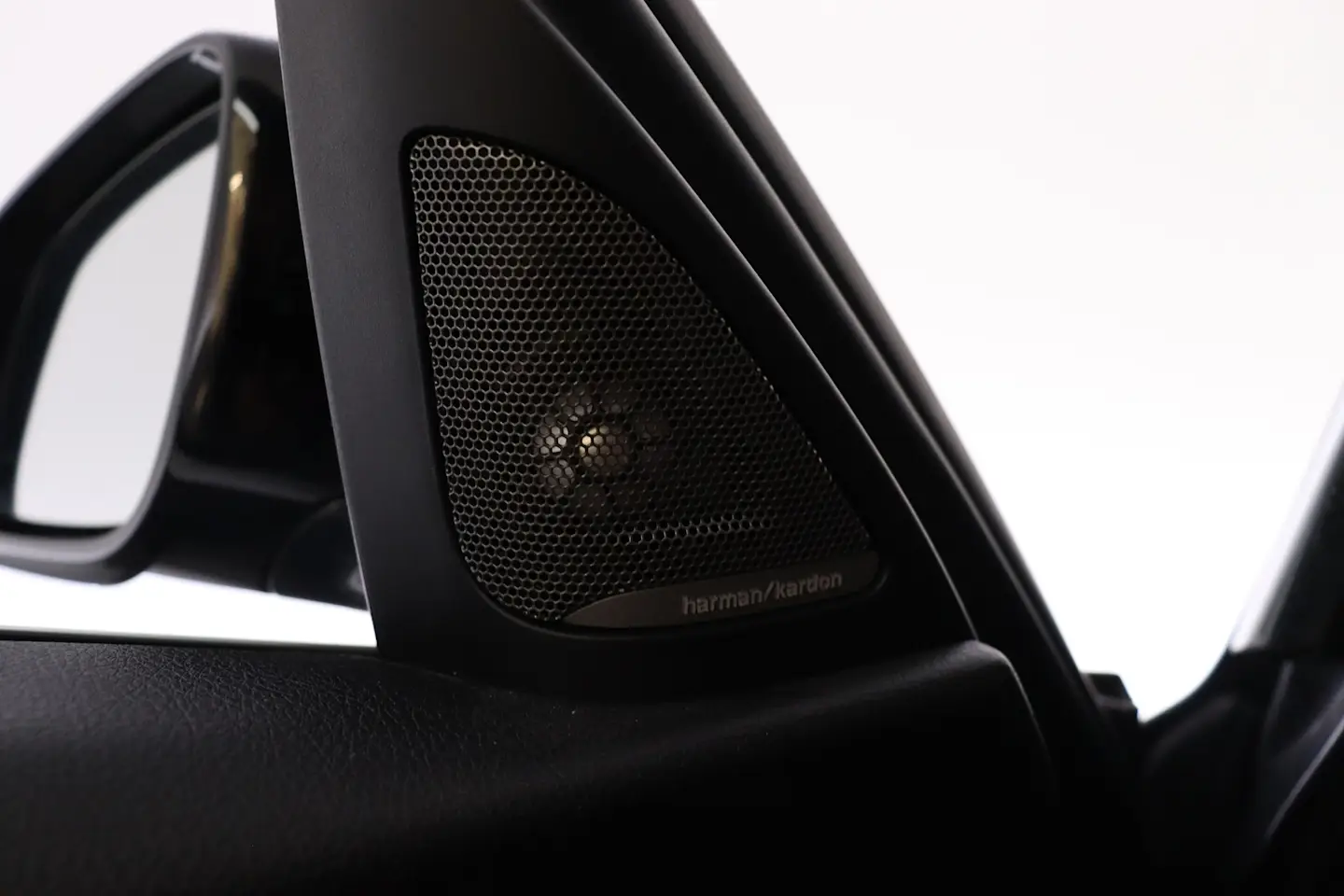 Car Image - fmveSAFGcsn2aER0WPS6m