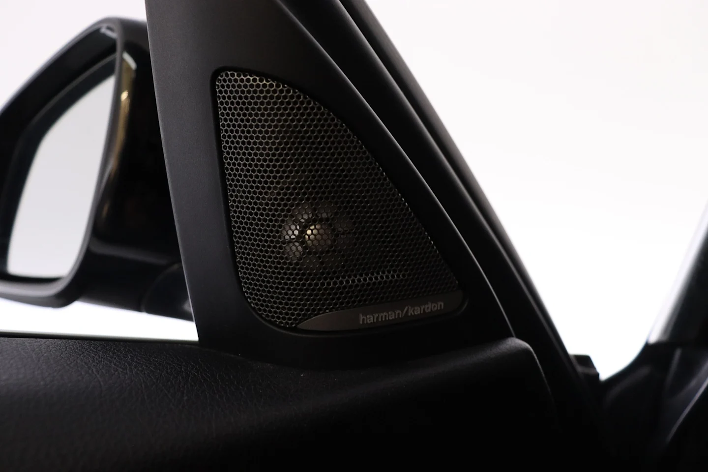 Car Image - fmveSAFGcsn2aER0WPS6m