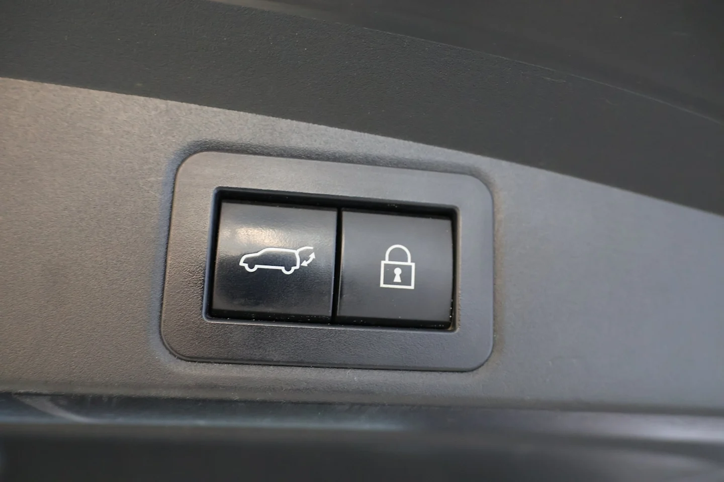 Car Image - 6gEQ7epQsVxroIIJlRrKIV