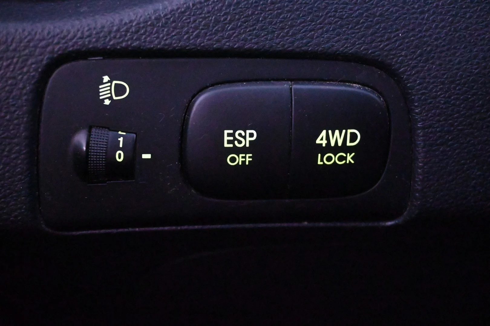 Car Image - 3WTto8JlPkdWLsIwLID4Al