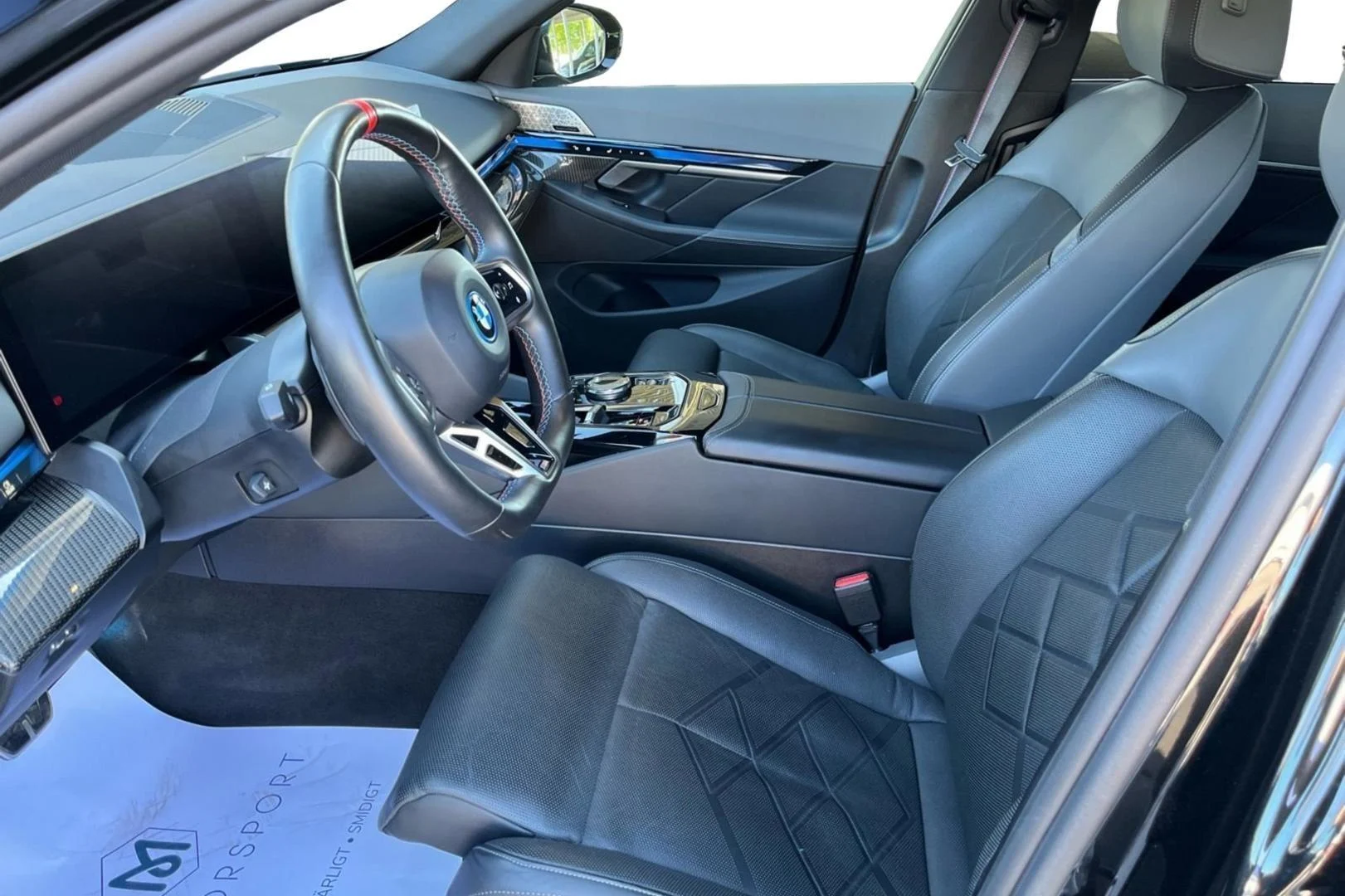 Car Image - 4EupsRNSirdY2CUAu438Qn