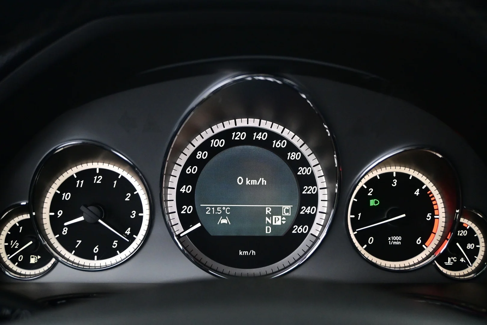 Car Image - 2kRhSF7kMpCxYnHbmlxsSA