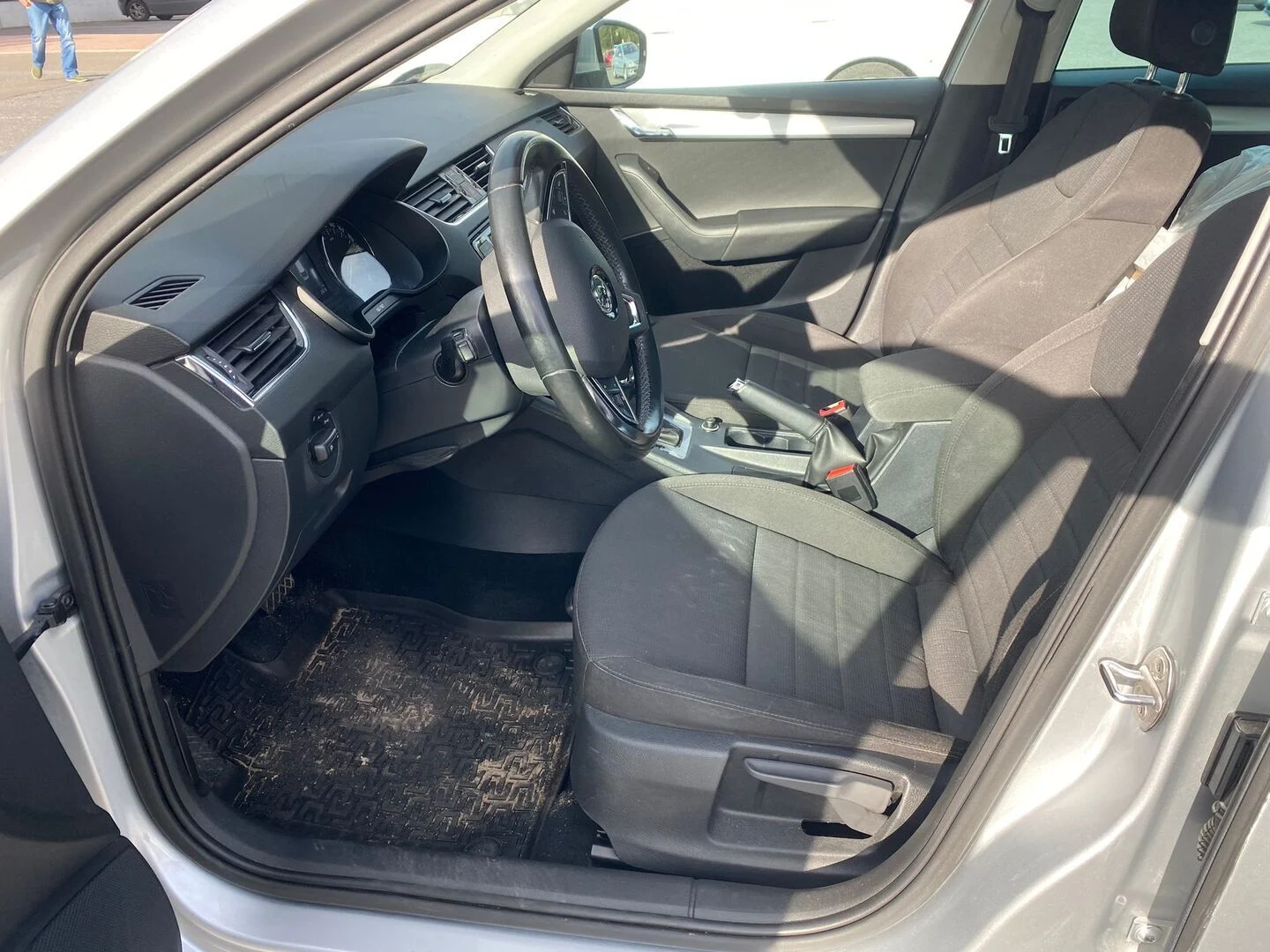 Car Image - qKAmhoaWP5AUHXptkhEBR