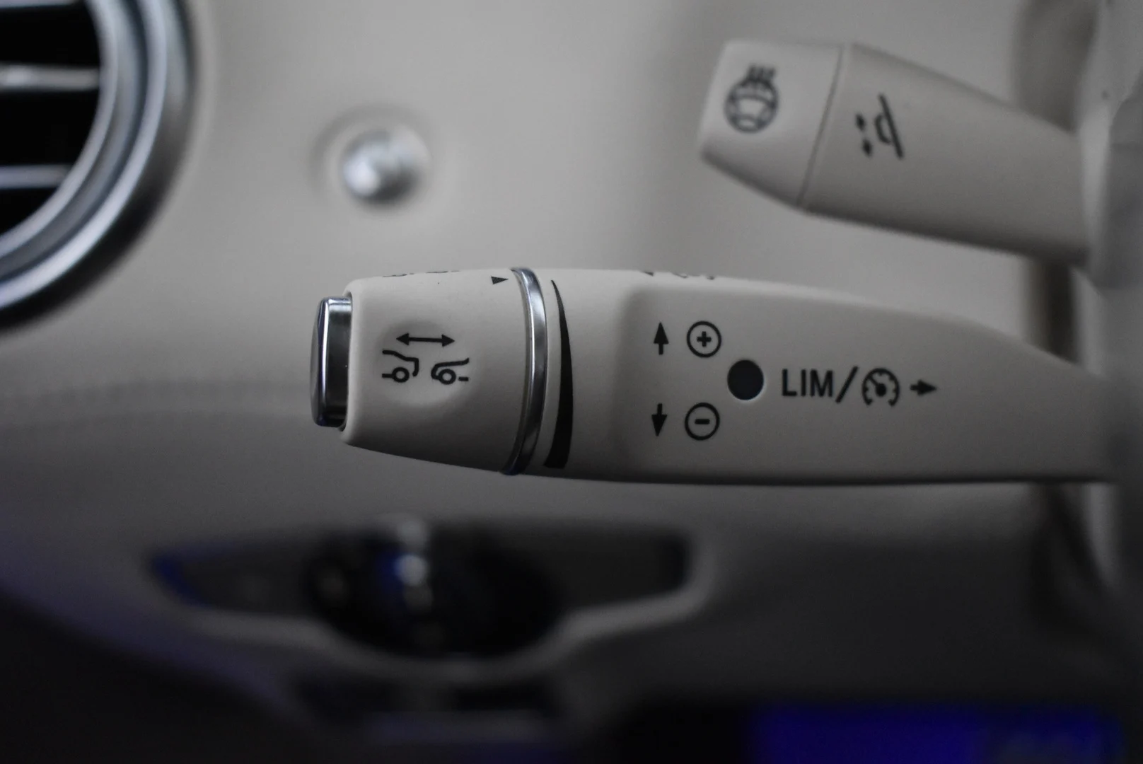 Car Image - 74tbtdTmXv75zwhlno32fJ