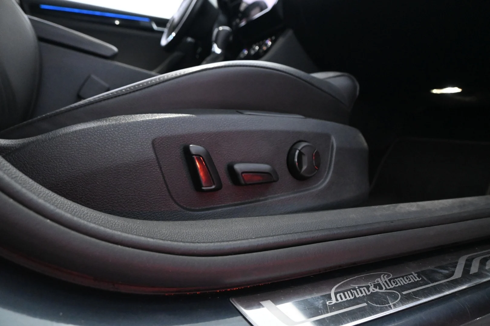 Car Image - 1TkAxnNsl4aGqA1M0v0WVa
