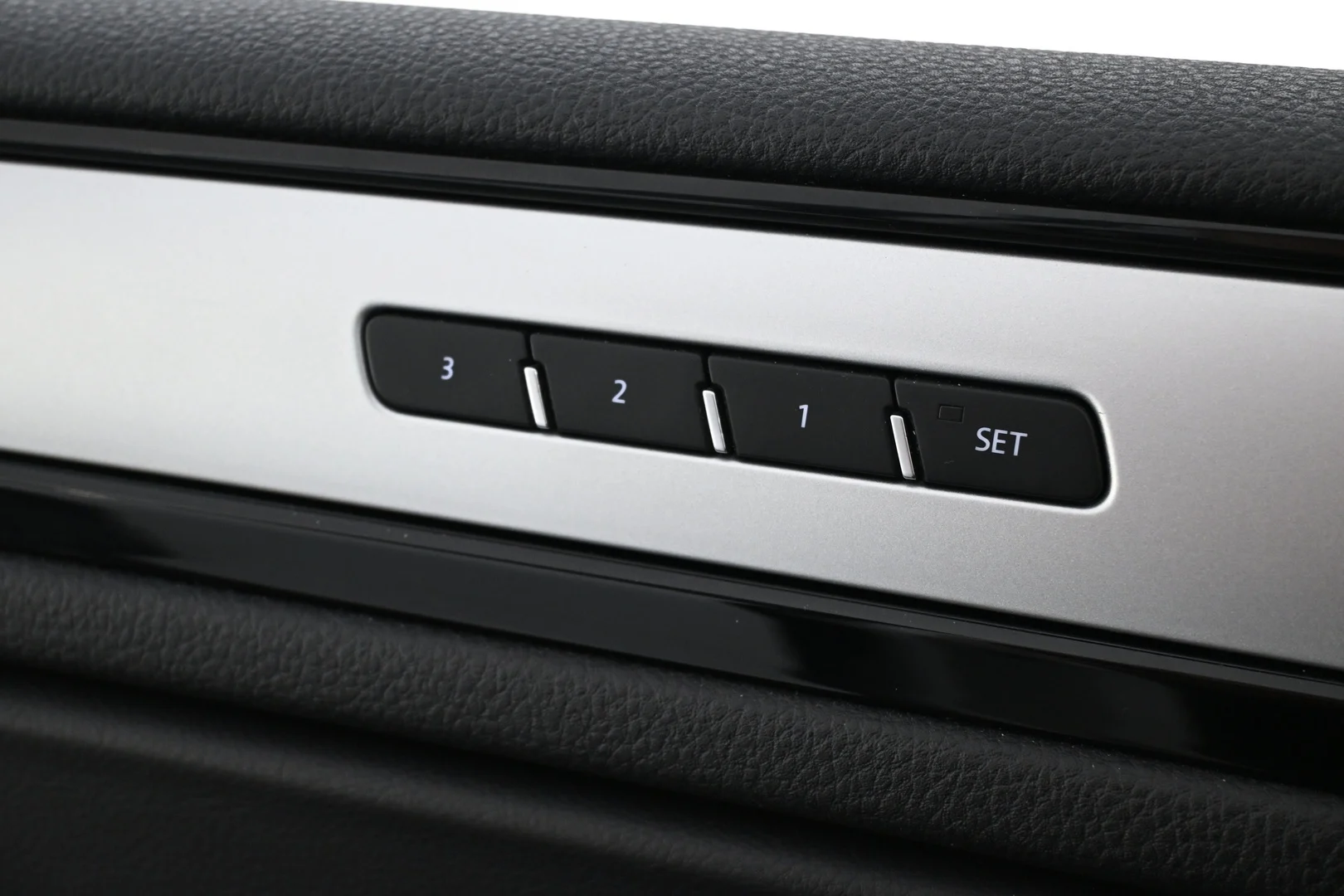 Car Image - FvbSkWF4LG5i8XOD9KfnE