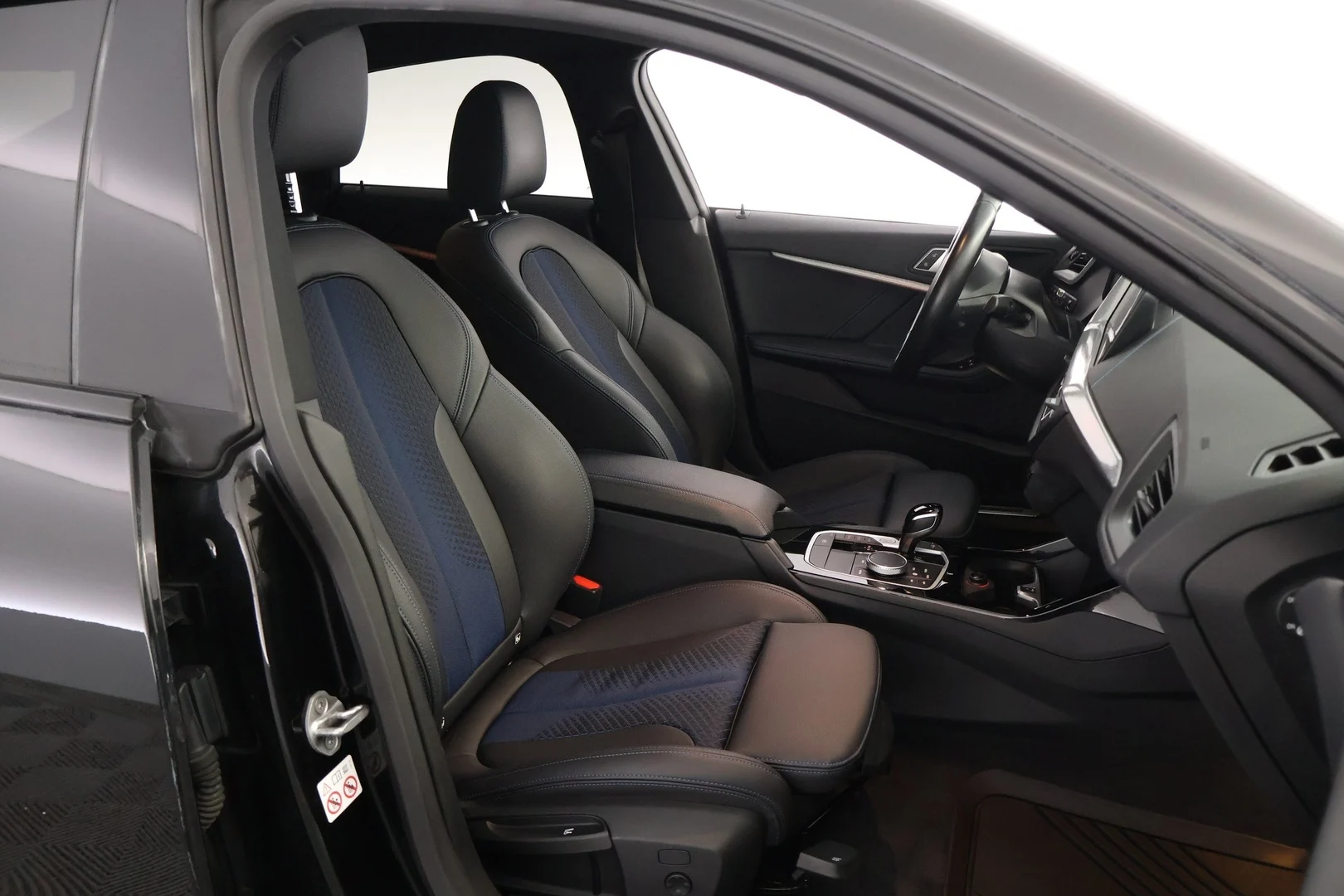 Car Image - 6Rxit3SbP7rqbuVOMOz8S3