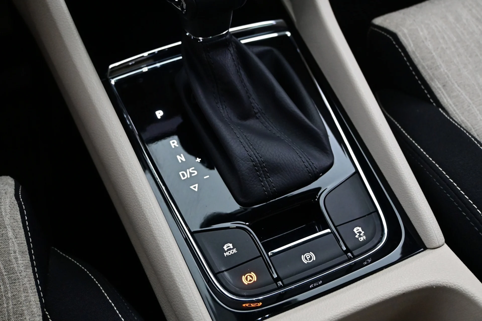 Car Image - 7HADF4rYSDQcniFQK8RlHh