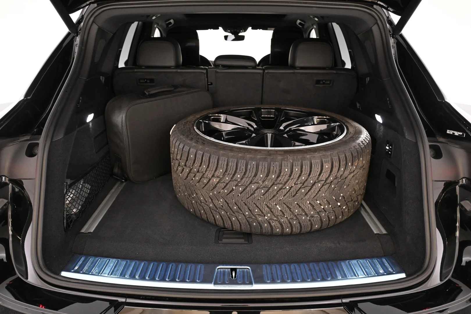 Car Image - 6Qnnb3i8RqVrWucWlTYx9d