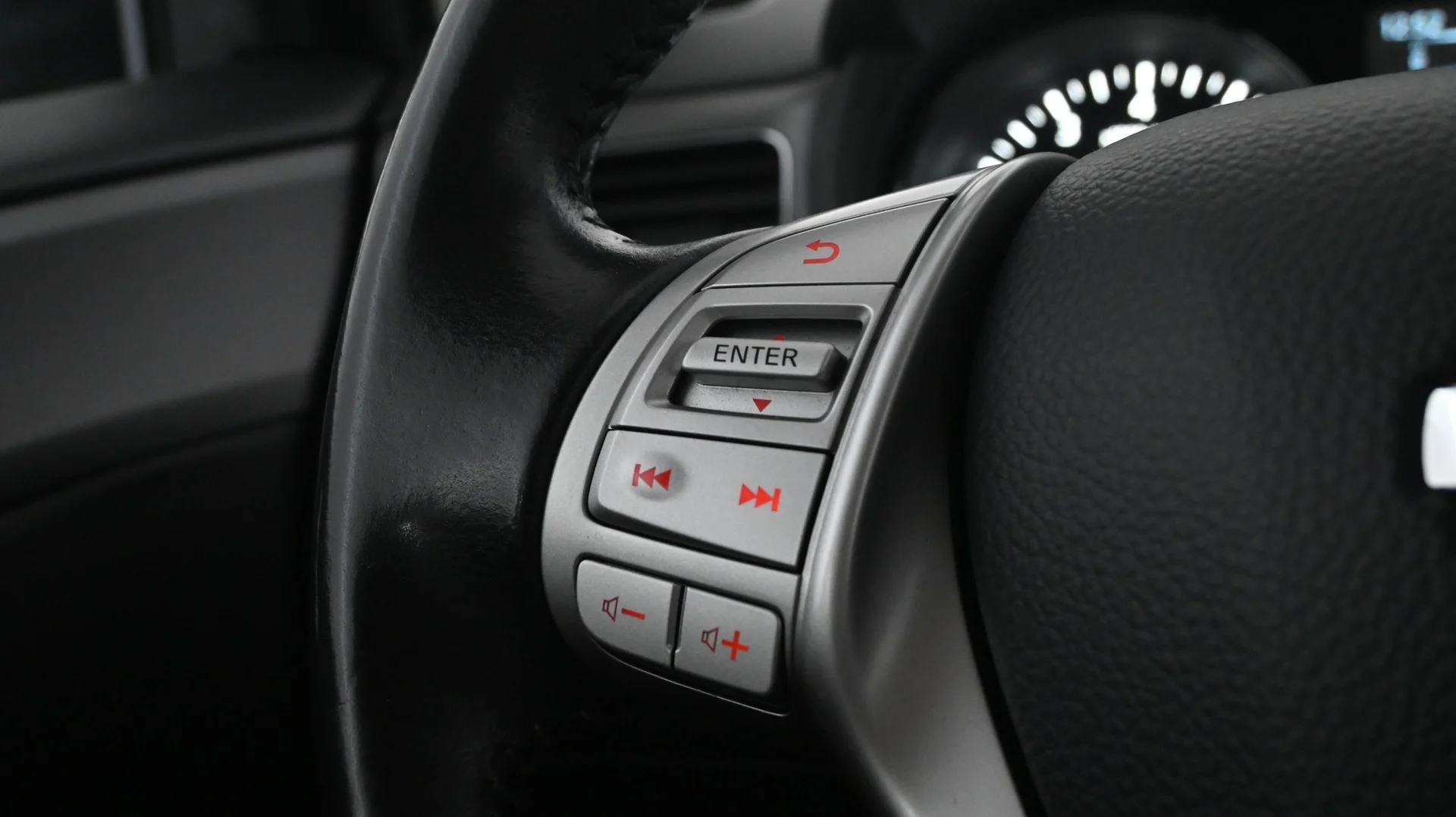 Car Image - tNLVwS9nql3nJuqbJsWyU