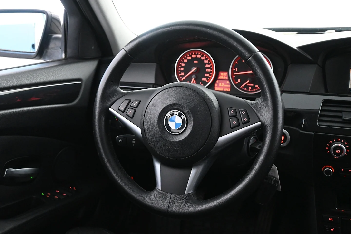 Car Image - mZjI4K01CfPavlRWmPKFT