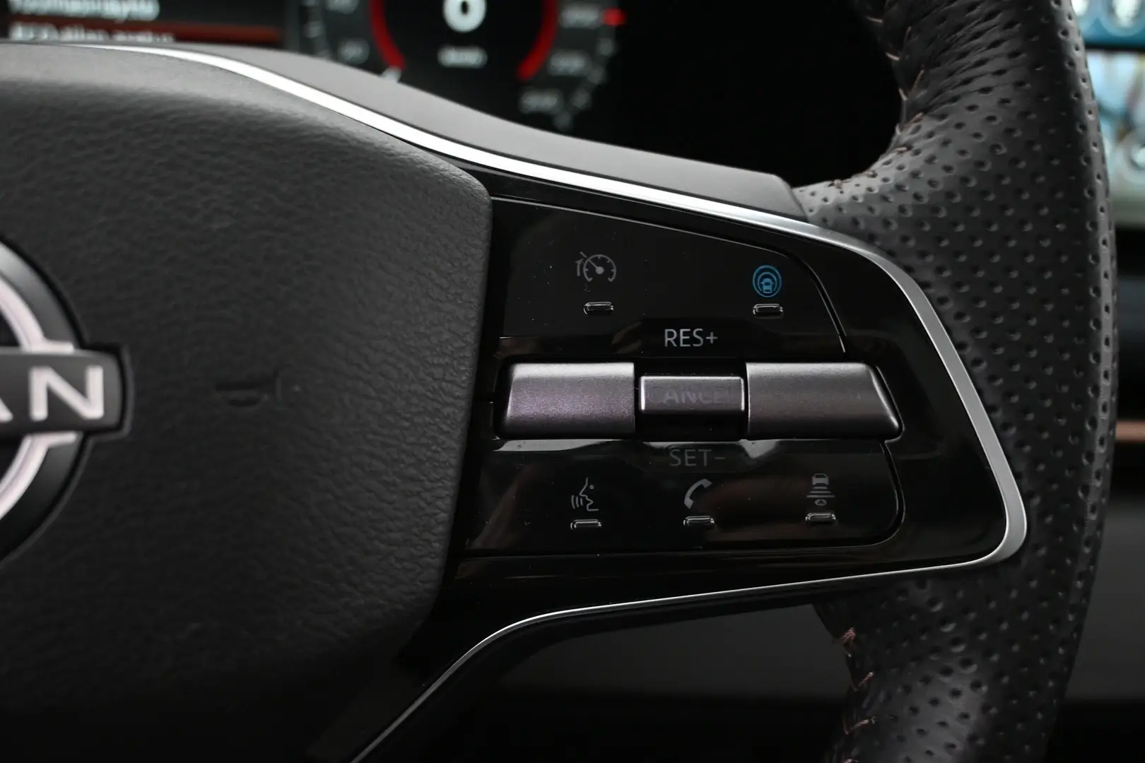 Car Image - DSB2fdyT2BrxXEZvxQY7N