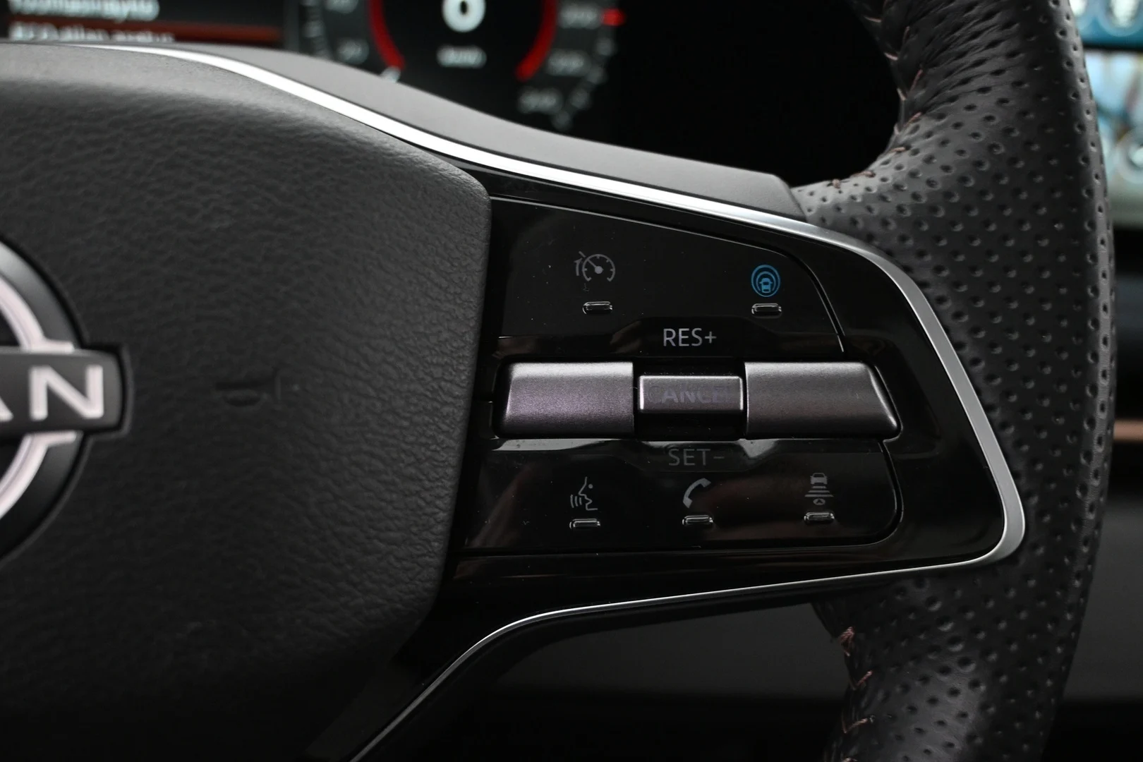 Car Image - DSB2fdyT2BrxXEZvxQY7N