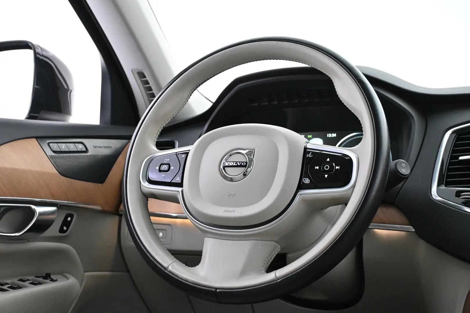Car Image - 4wzFSFUoCceLO8IN0rTEY3
