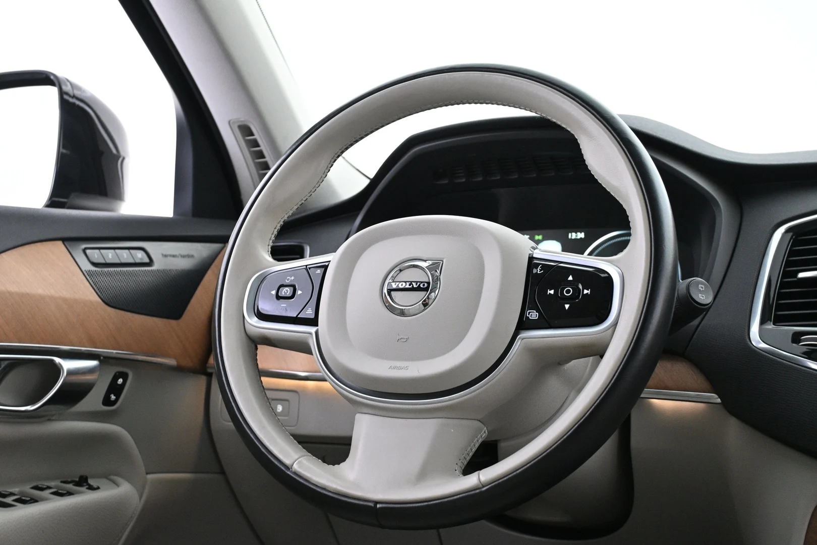 Car Image - 4wzFSFUoCceLO8IN0rTEY3