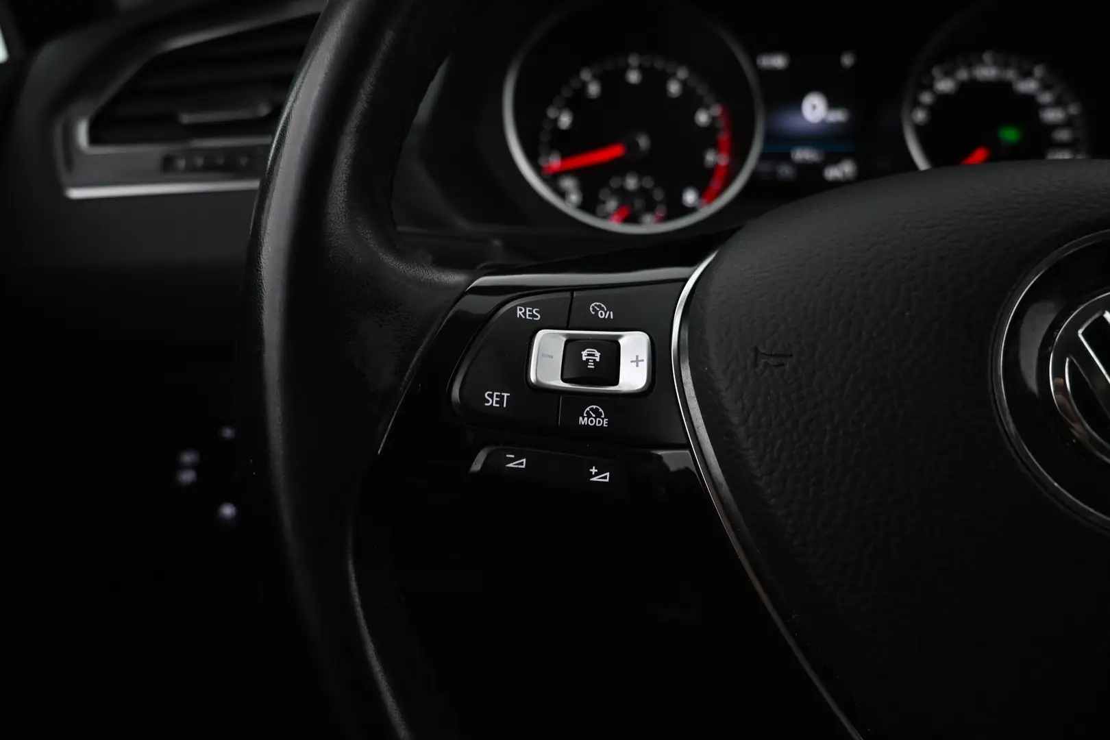 Car Image - wnRnwmLRUi474UGRr151J