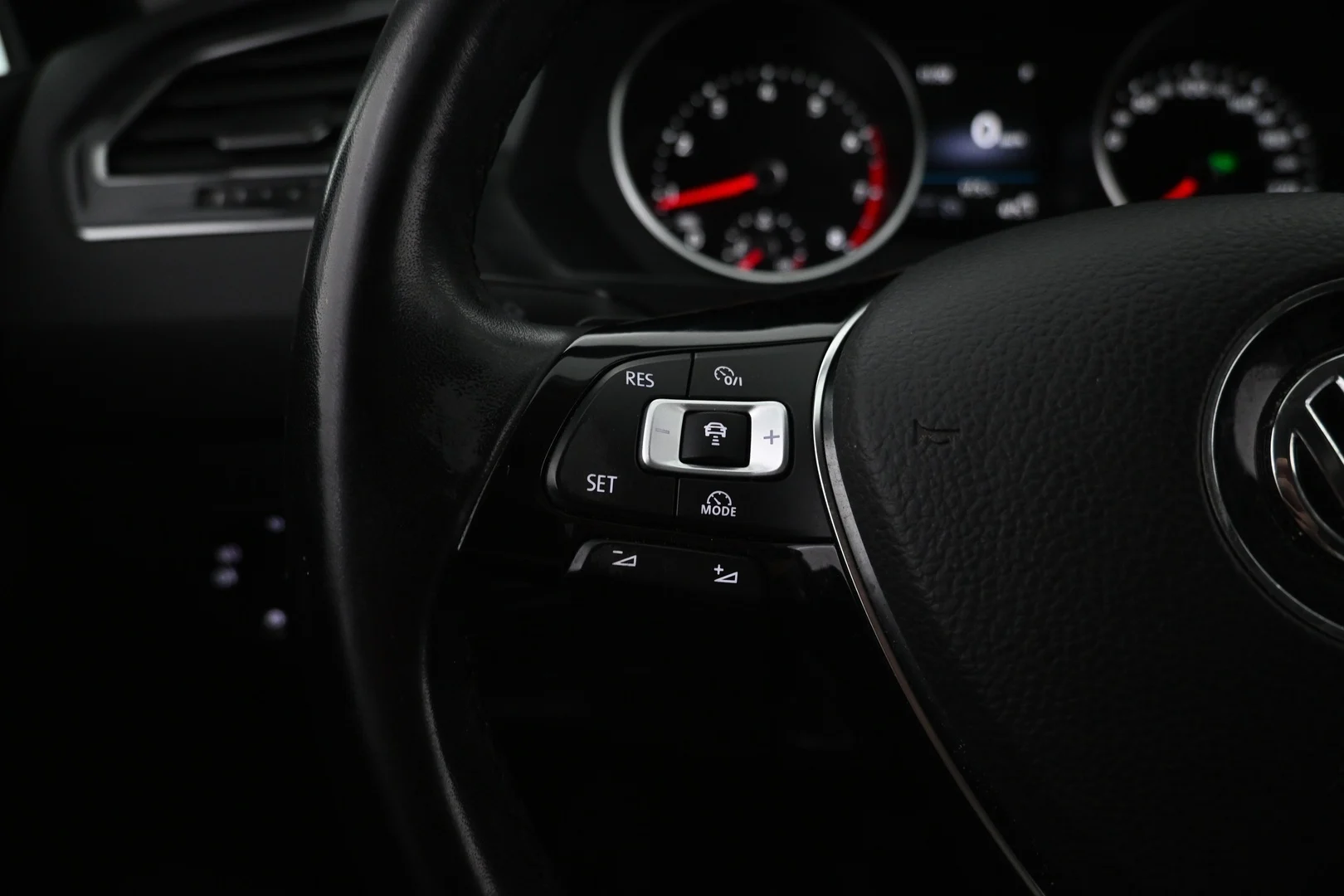 Car Image - wnRnwmLRUi474UGRr151J