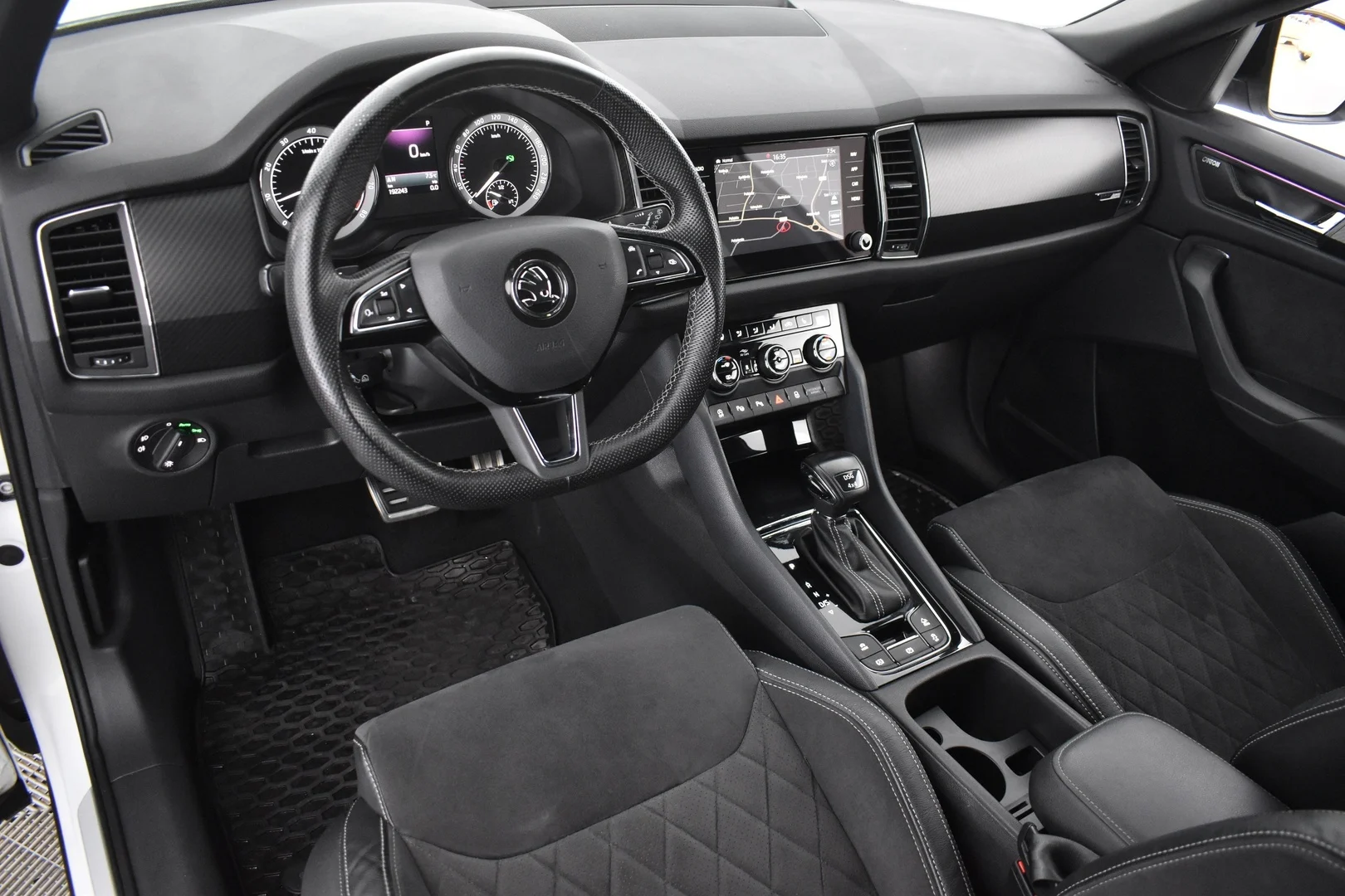 Car Image - 5uXrOZYVpd13KqYpa4RKUO