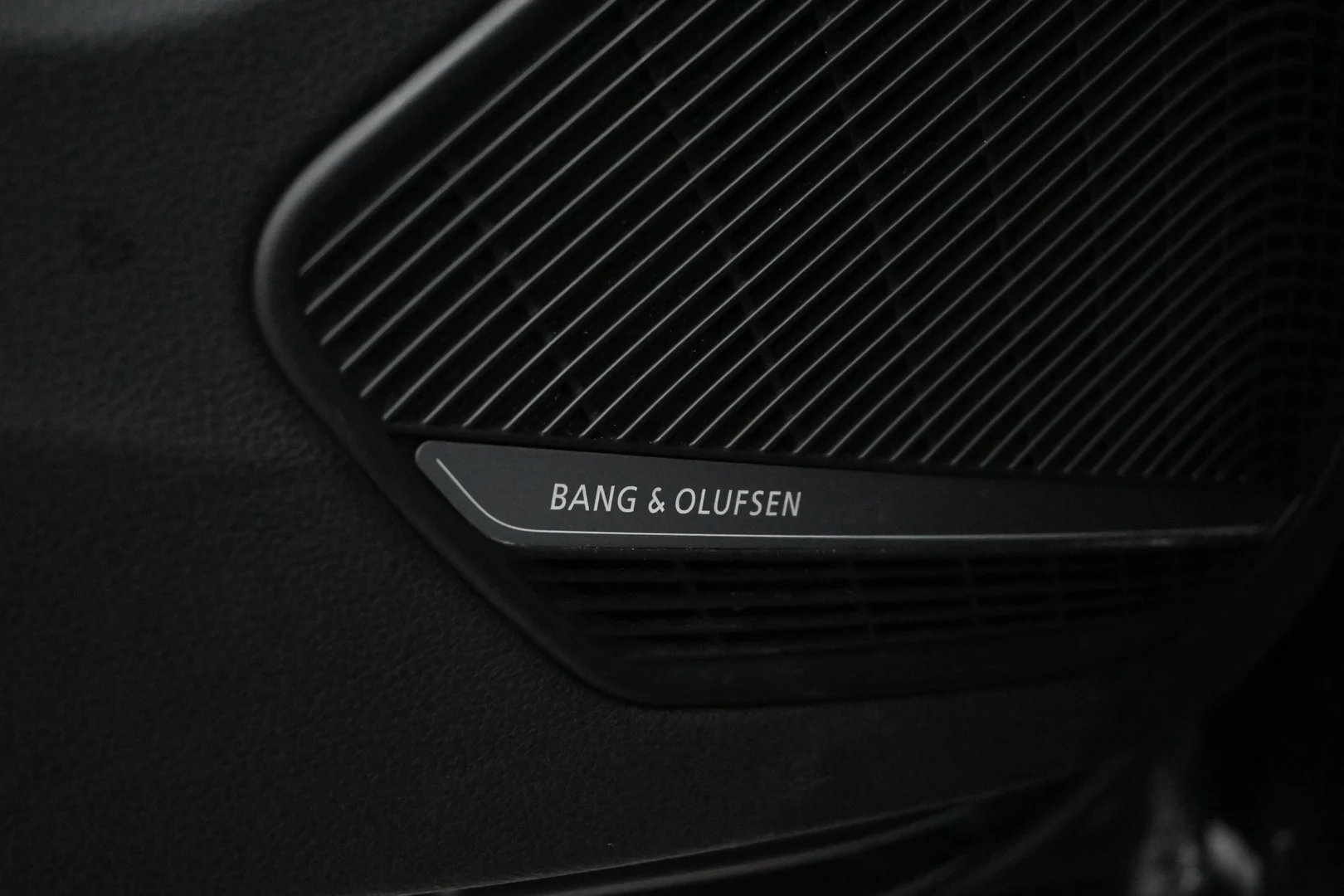 Car Image - GvgKoGZDOpqJlsBxwUZDl