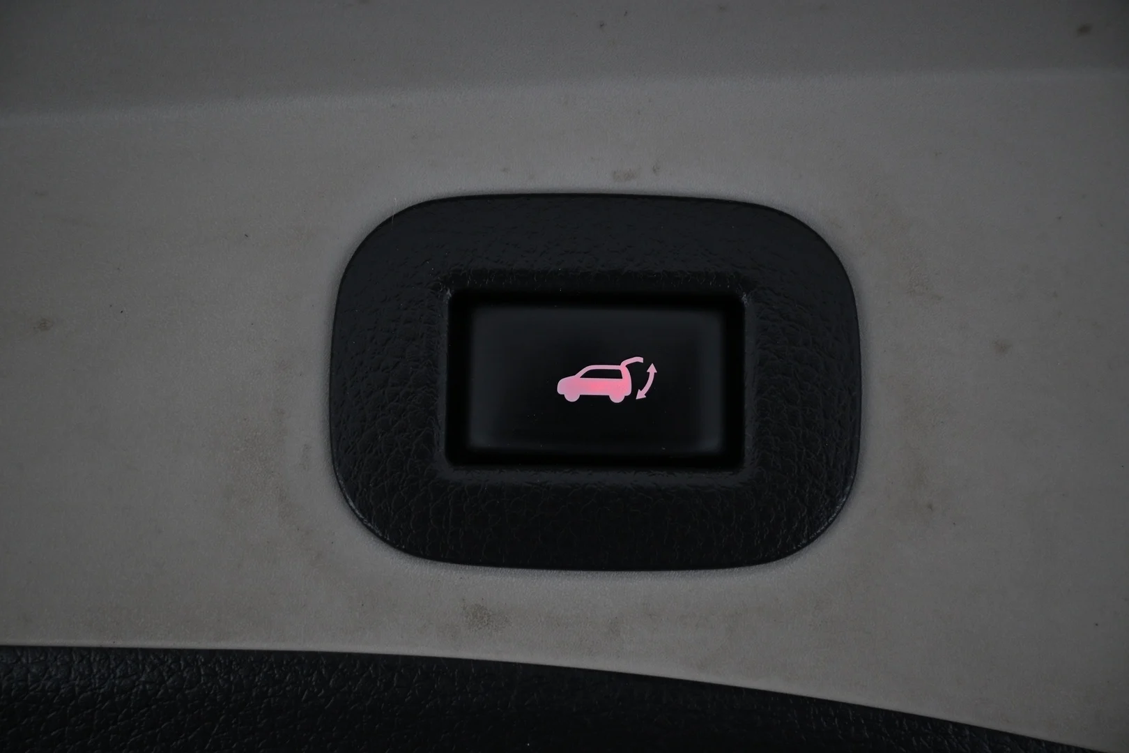 Car Image - 16vit5fUeQIr0U1JrUoOUs