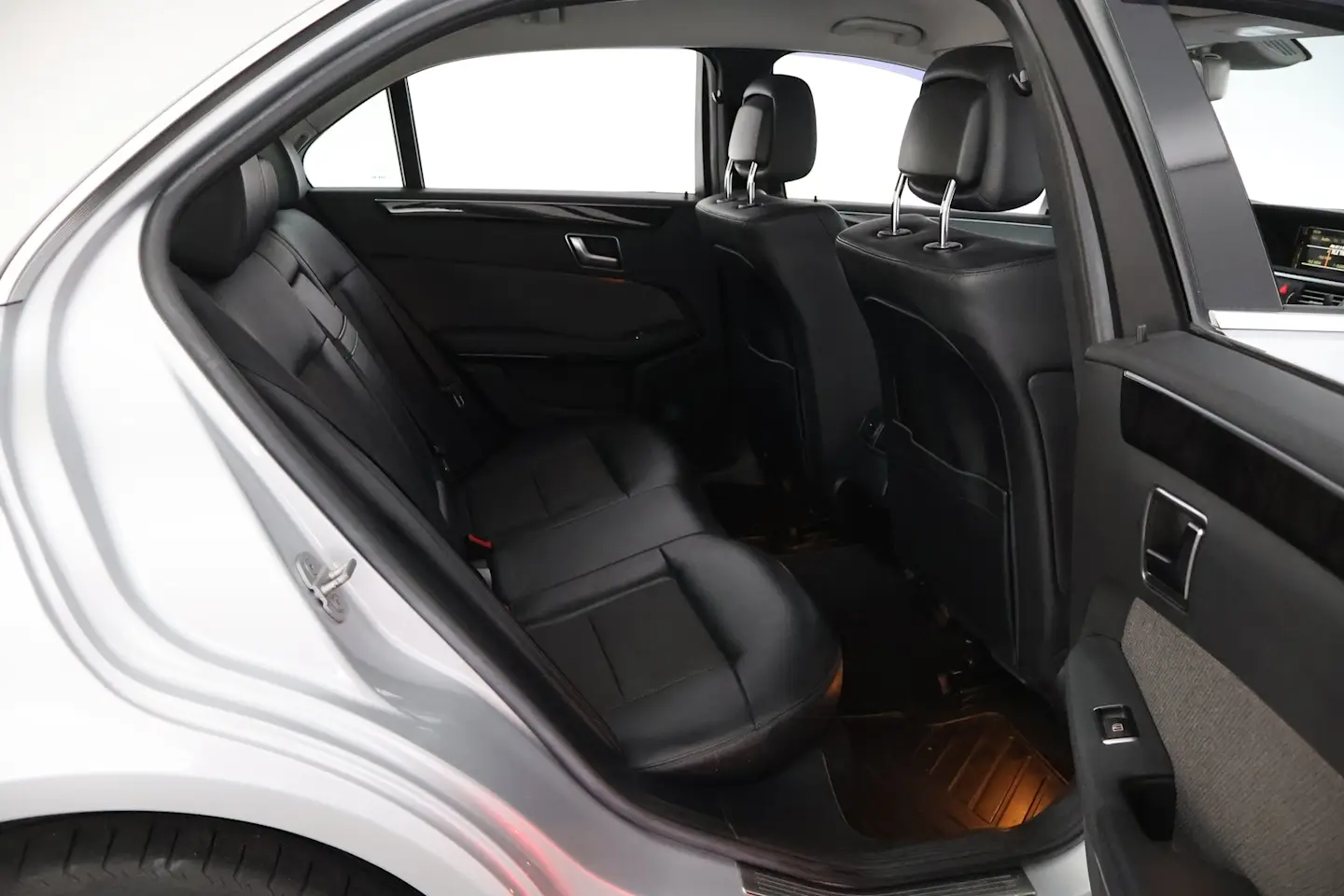 Car Image - 5M5KzdrU7aPhcvEv6EBpM8