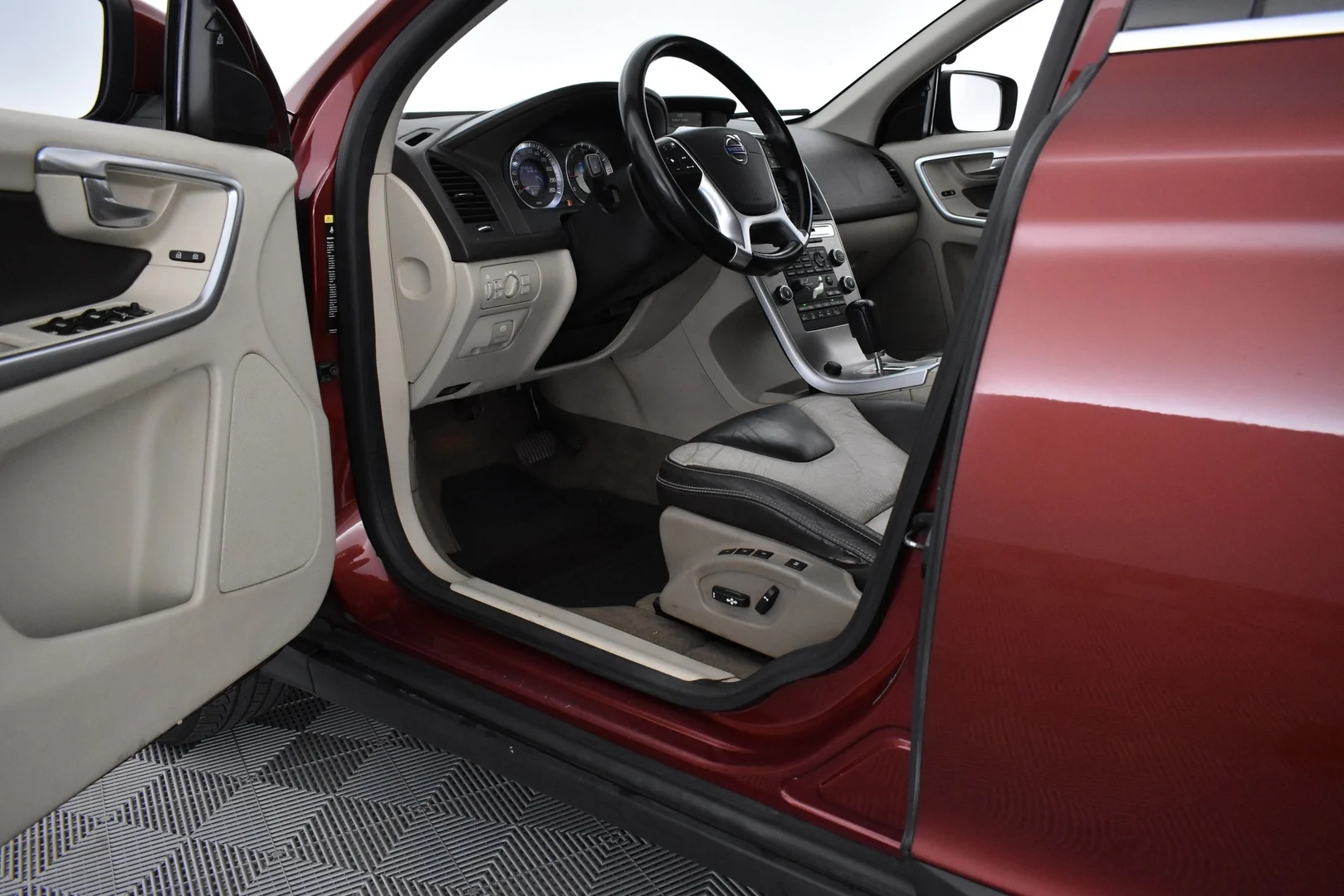 Car Image - 7xvdpPqGeEEvLElzSMtgxq