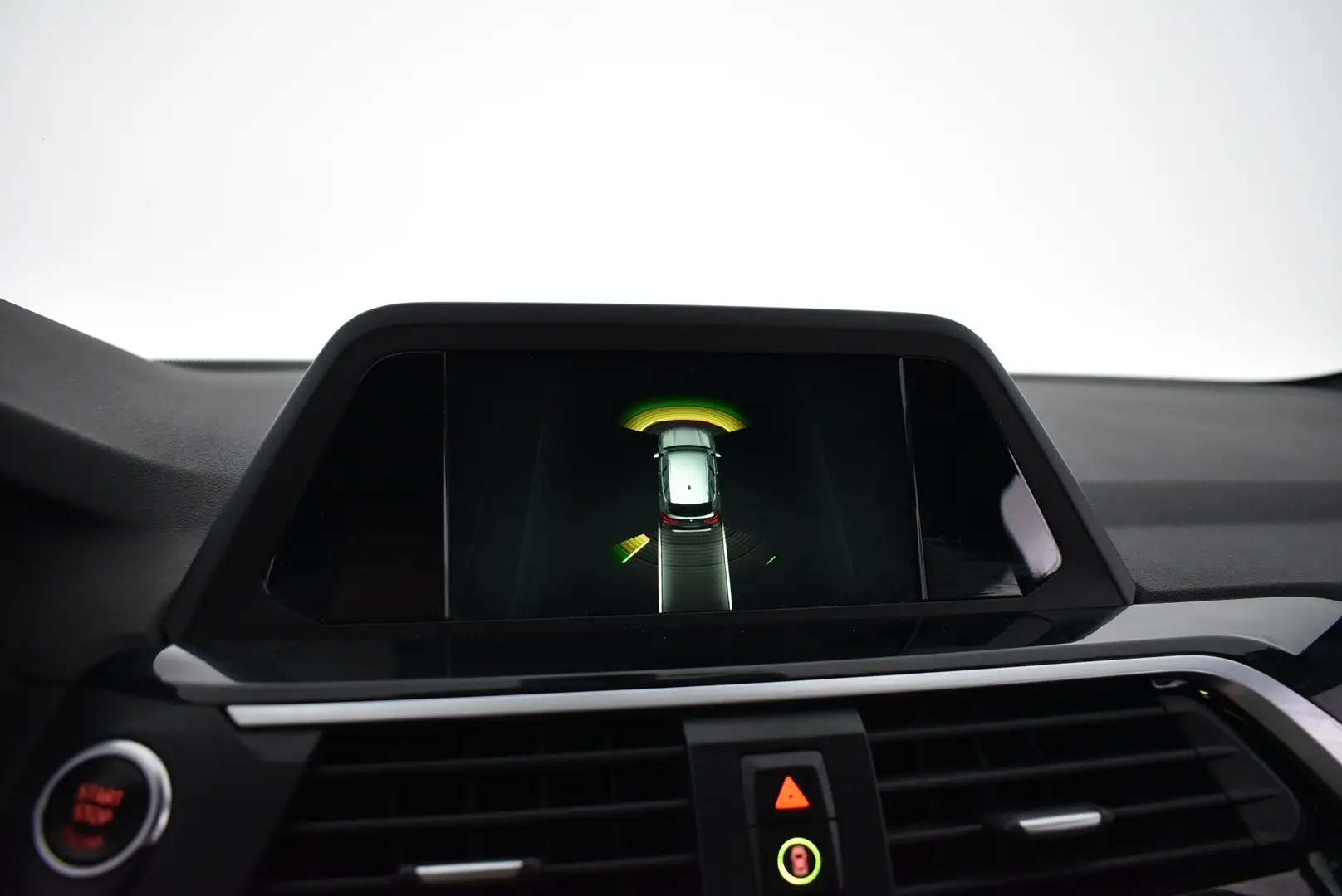 Car Image - 4j7Z54j4EcMk0l6JY7LTFq