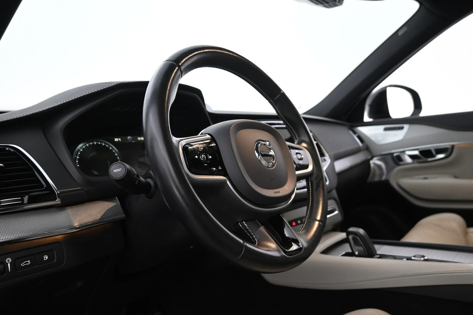 Car Image - 1xMxgcidORVveUy3rHwXhL