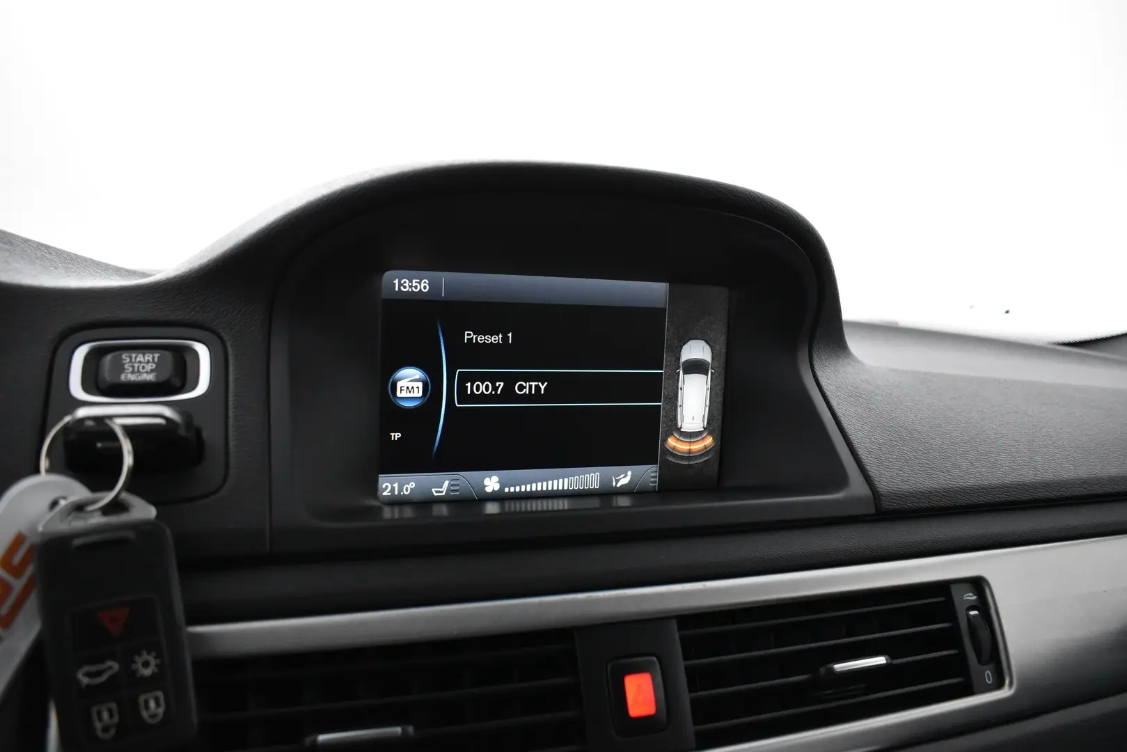 Car Image - 6swUg5RVtYa17G10GFml9b