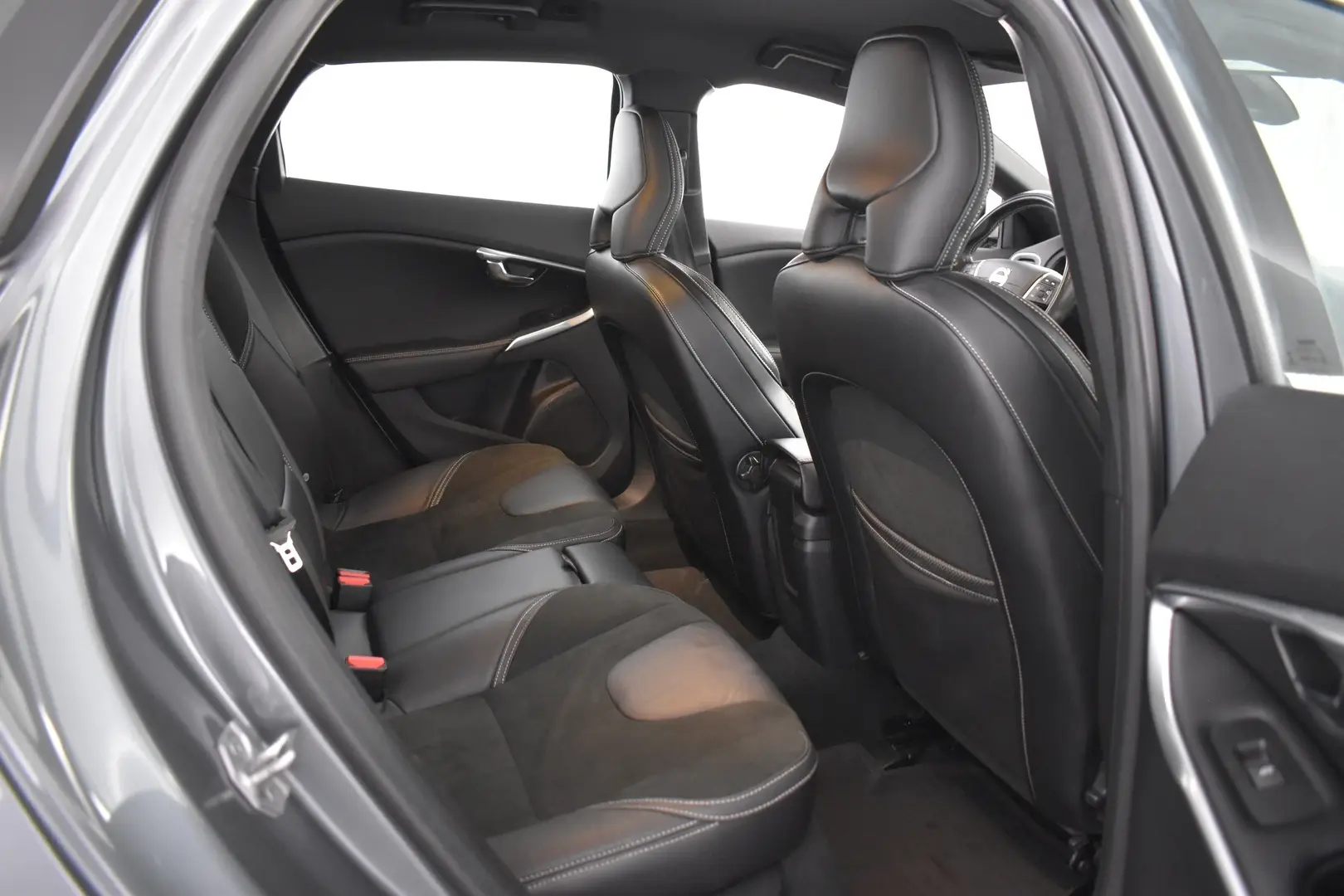 Car Image - 74BR59D8G00Vw0O4zobgDe